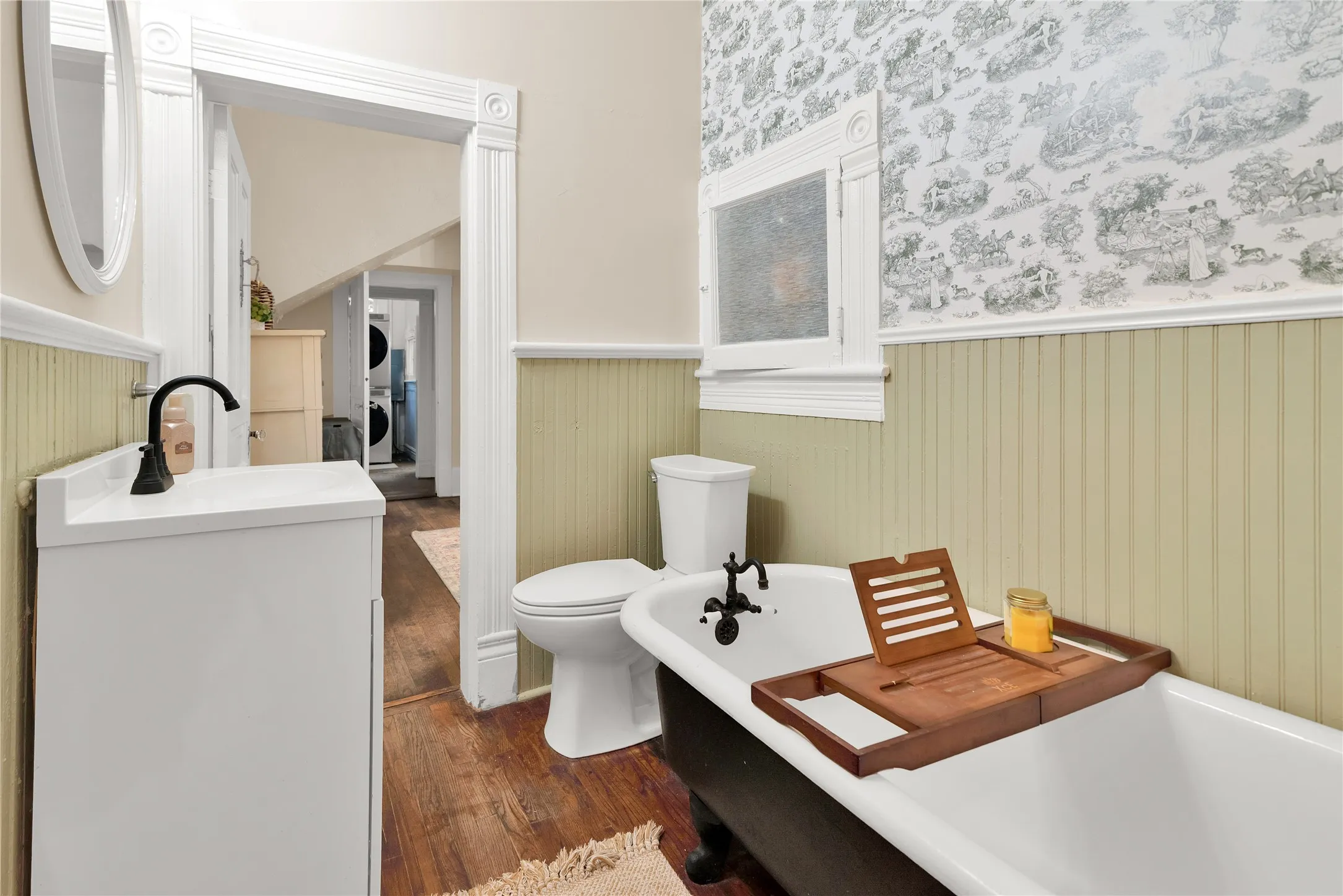 Single Family Residence For Sale in Grayson County , 823 S Crockett Street, Sherman, Texas 75090, 3 Bedroom, 2 Bathroom, 1 Garage spaces, 2,220 Sqft, built in 1900, mls#21288865, Real Estate Agent in Sherman, Homes For Sale in Grayson county, Homes For Sale in Sherman, Realtor in Sherman Texas, Real Estate Brokerage Independent Realty Texas, Luminita Cordes Realtor