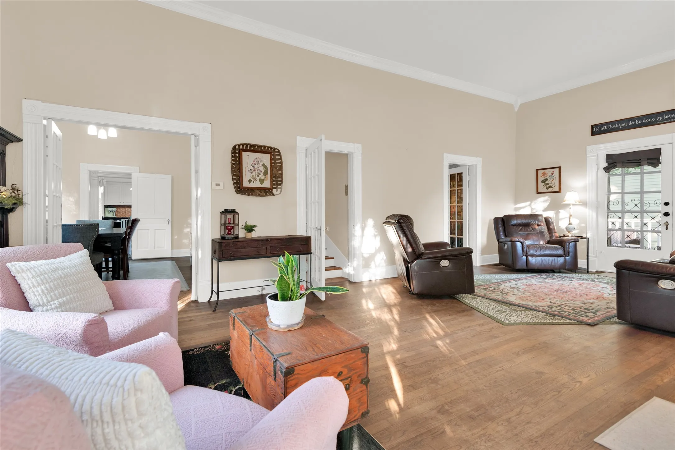 Single Family Residence For Sale in Grayson County , 823 S Crockett Street, Sherman, Texas 75090, 3 Bedroom, 2 Bathroom, 1 Garage spaces, 2,220 Sqft, built in 1900, mls#21288865, Real Estate Agent in Sherman, Homes For Sale in Grayson county, Homes For Sale in Sherman, Realtor in Sherman Texas, Real Estate Brokerage Independent Realty Texas, Luminita Cordes Realtor