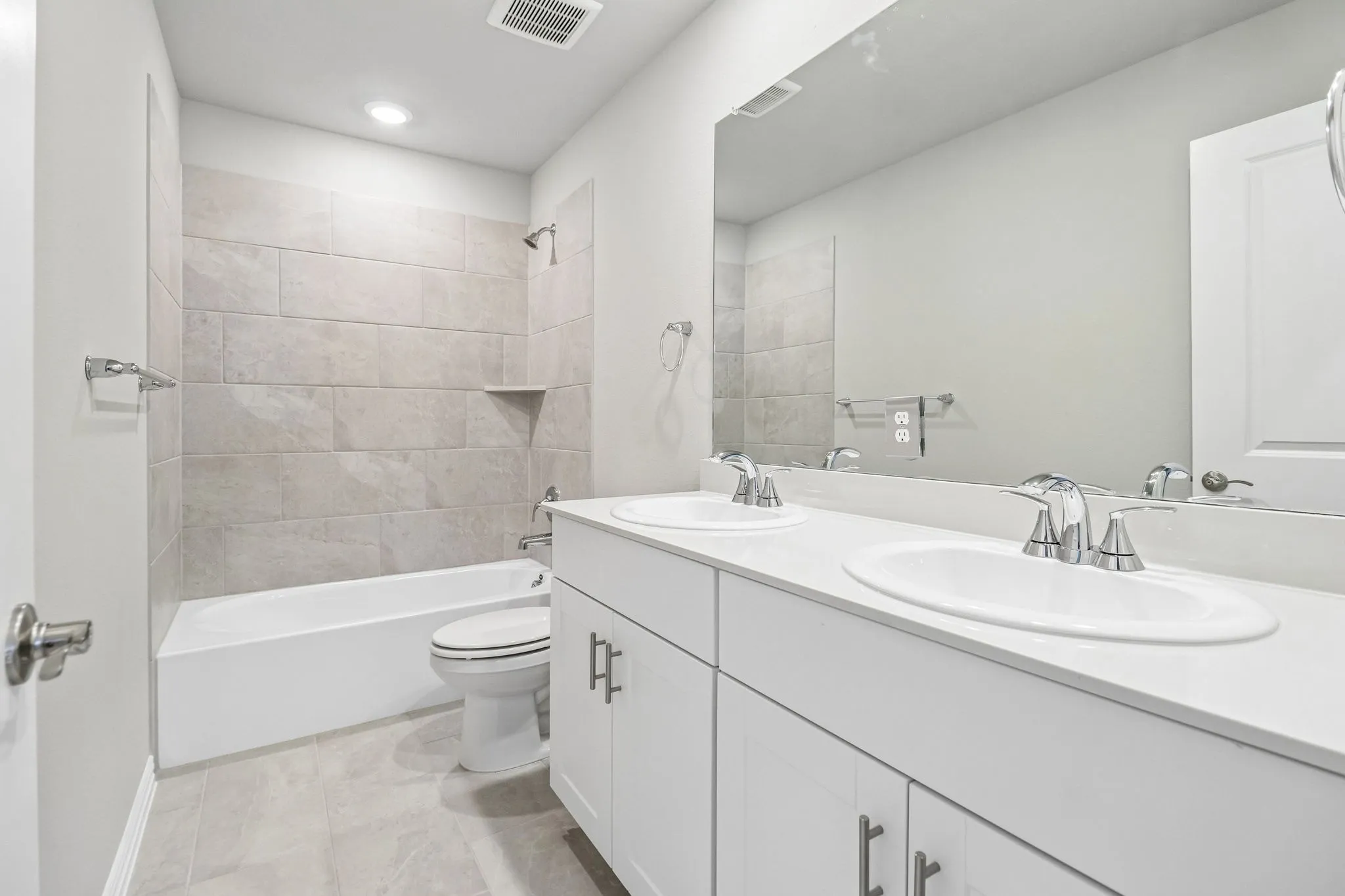 Photo is not of the actual home, but is an inspirational photo of builder’s model home and may depict options, furnishings, and/or decorator features that are not included.