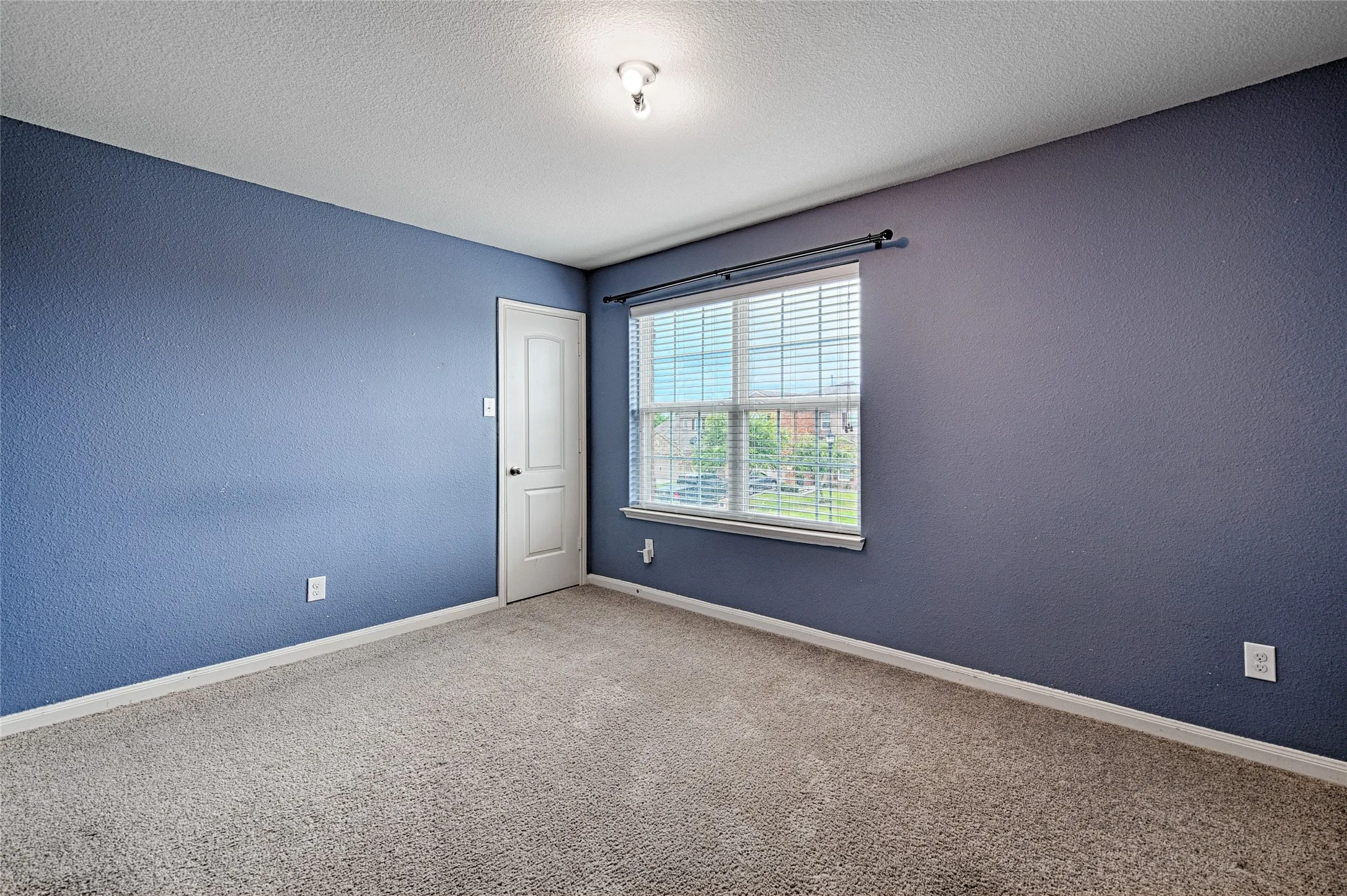 Single Family Residence For Sale in Kaufman County , 4200 Elderberry Street, Forney, Texas 75126, 5 Bedroom, 3 Bathroom, 2 Garage spaces, 2,724 Sqft, built in 2016, mls#21287542, Real Estate Agent in Forney, Homes For Sale in Kaufman county, Homes For Sale in Forney, Realtor in Forney Texas, Real Estate Brokerage Independent Realty Texas, Luminita Cordes Realtor
