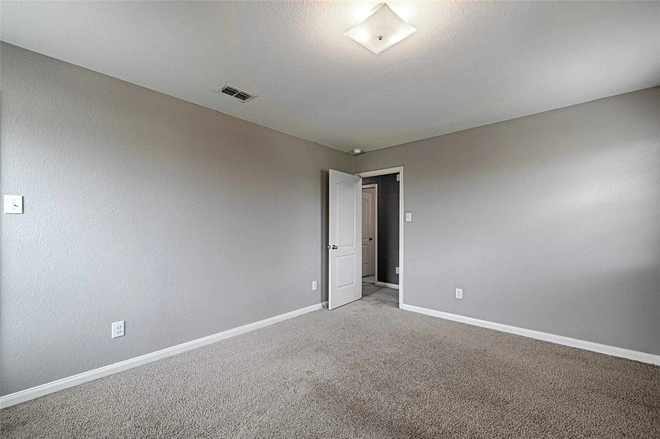 Single Family Residence For Sale in Kaufman County , 4200 Elderberry Street, Forney, Texas 75126, 5 Bedroom, 3 Bathroom, 2 Garage spaces, 2,724 Sqft, built in 2016, mls#21287542, Real Estate Agent in Forney, Homes For Sale in Kaufman county, Homes For Sale in Forney, Realtor in Forney Texas, Real Estate Brokerage Independent Realty Texas, Luminita Cordes Realtor