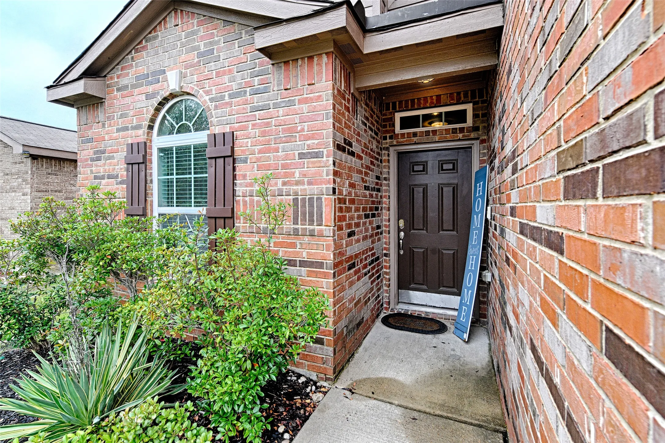 Single Family Residence For Sale in Kaufman County , 4200 Elderberry Street, Forney, Texas 75126, 5 Bedroom, 3 Bathroom, 2 Garage spaces, 2,724 Sqft, built in 2016, mls#21287542, Real Estate Agent in Forney, Homes For Sale in Kaufman county, Homes For Sale in Forney, Realtor in Forney Texas, Real Estate Brokerage Independent Realty Texas, Luminita Cordes Realtor