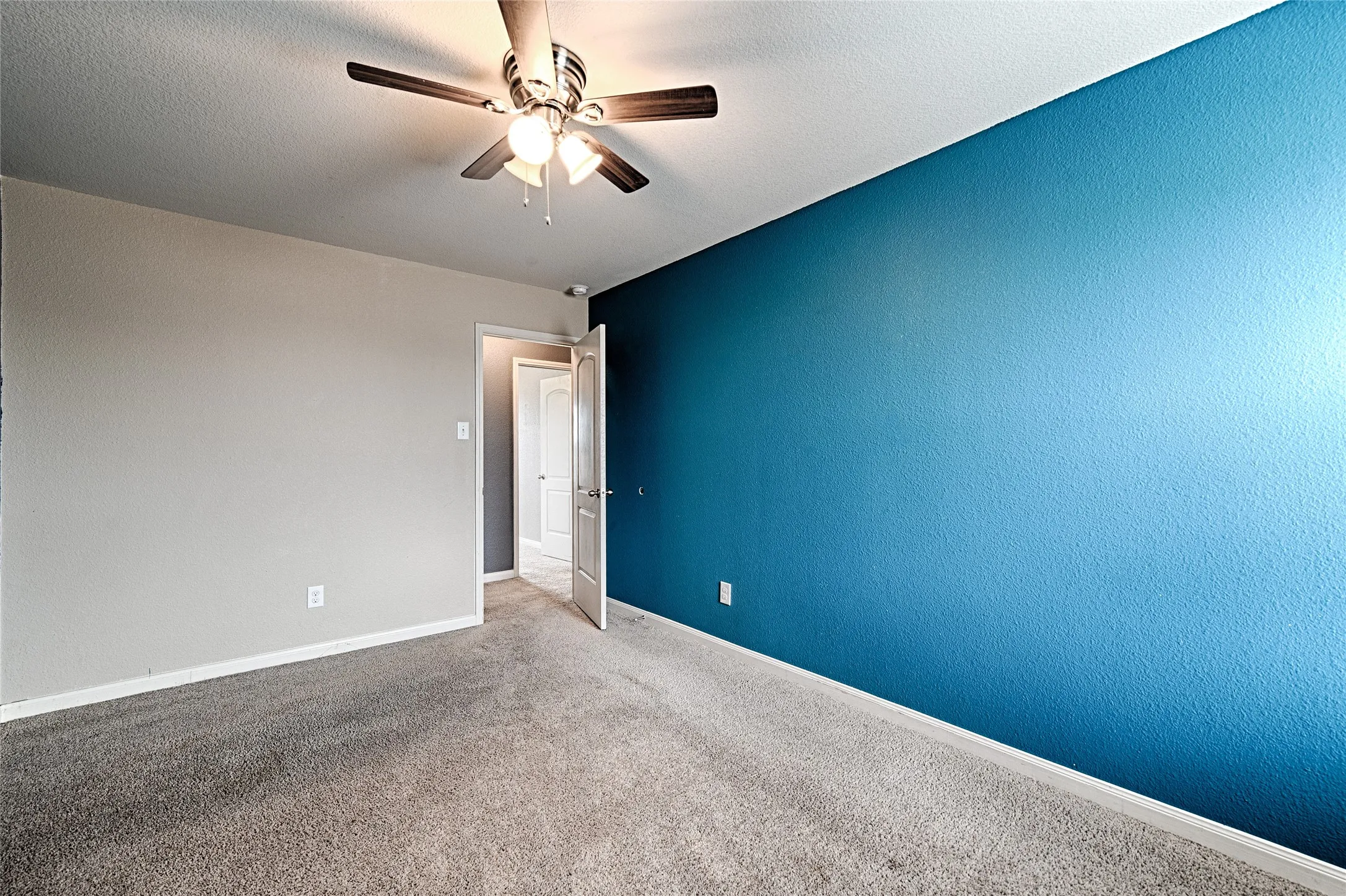 Single Family Residence For Sale in Kaufman County , 4200 Elderberry Street, Forney, Texas 75126, 5 Bedroom, 3 Bathroom, 2 Garage spaces, 2,724 Sqft, built in 2016, mls#21287542, Real Estate Agent in Forney, Homes For Sale in Kaufman county, Homes For Sale in Forney, Realtor in Forney Texas, Real Estate Brokerage Independent Realty Texas, Luminita Cordes Realtor