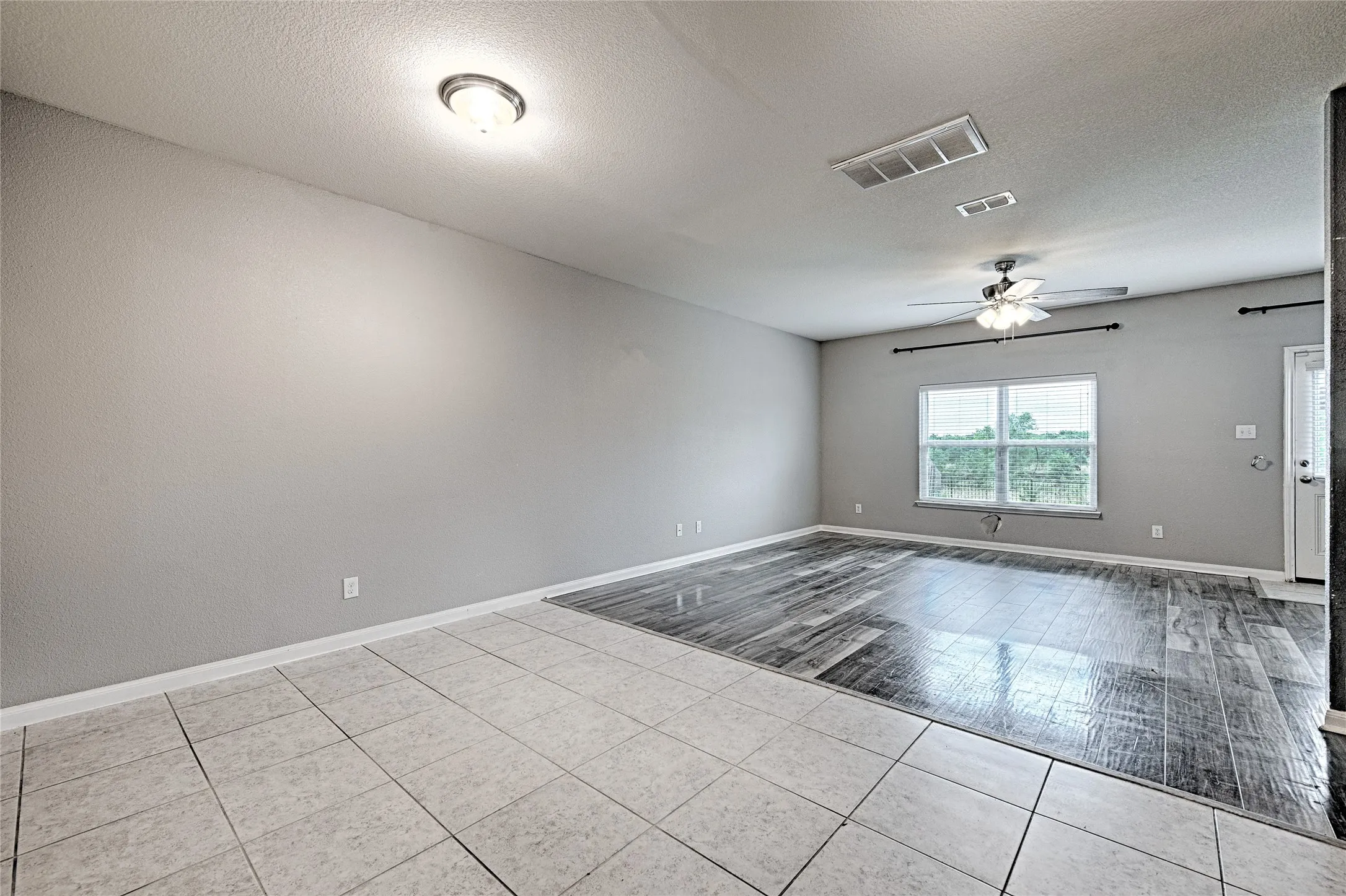 Single Family Residence For Sale in Kaufman County , 4200 Elderberry Street, Forney, Texas 75126, 5 Bedroom, 3 Bathroom, 2 Garage spaces, 2,724 Sqft, built in 2016, mls#21287542, Real Estate Agent in Forney, Homes For Sale in Kaufman county, Homes For Sale in Forney, Realtor in Forney Texas, Real Estate Brokerage Independent Realty Texas, Luminita Cordes Realtor