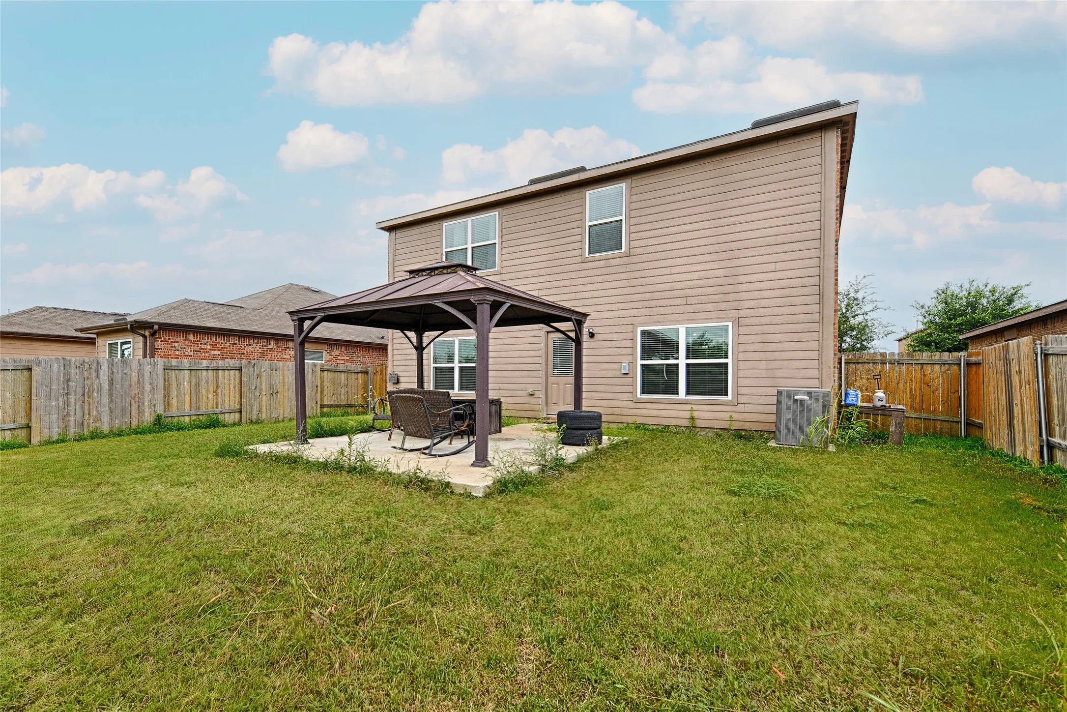 Single Family Residence For Sale in Kaufman County , 4200 Elderberry Street, Forney, Texas 75126, 5 Bedroom, 3 Bathroom, 2 Garage spaces, 2,724 Sqft, built in 2016, mls#21287542, Real Estate Agent in Forney, Homes For Sale in Kaufman county, Homes For Sale in Forney, Realtor in Forney Texas, Real Estate Brokerage Independent Realty Texas, Luminita Cordes Realtor
