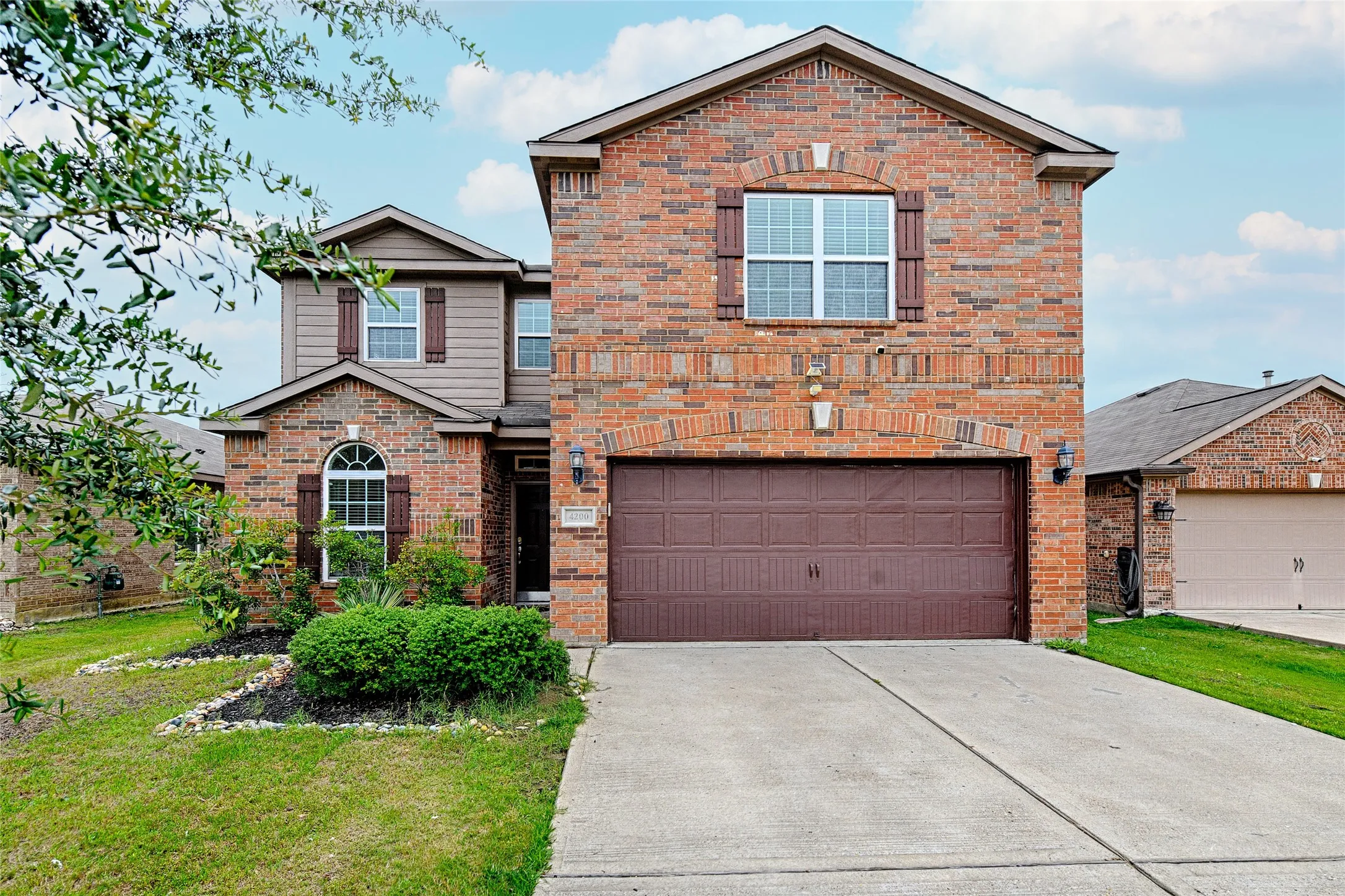 Single Family Residence For Sale in Kaufman County , 4200 Elderberry Street, Forney, Texas 75126, 5 Bedroom, 3 Bathroom, 2 Garage spaces, 2,724 Sqft, built in 2016, mls#21287542, Real Estate Agent in Forney, Homes For Sale in Kaufman county, Homes For Sale in Forney, Realtor in Forney Texas, Real Estate Brokerage Independent Realty Texas, Luminita Cordes Realtor