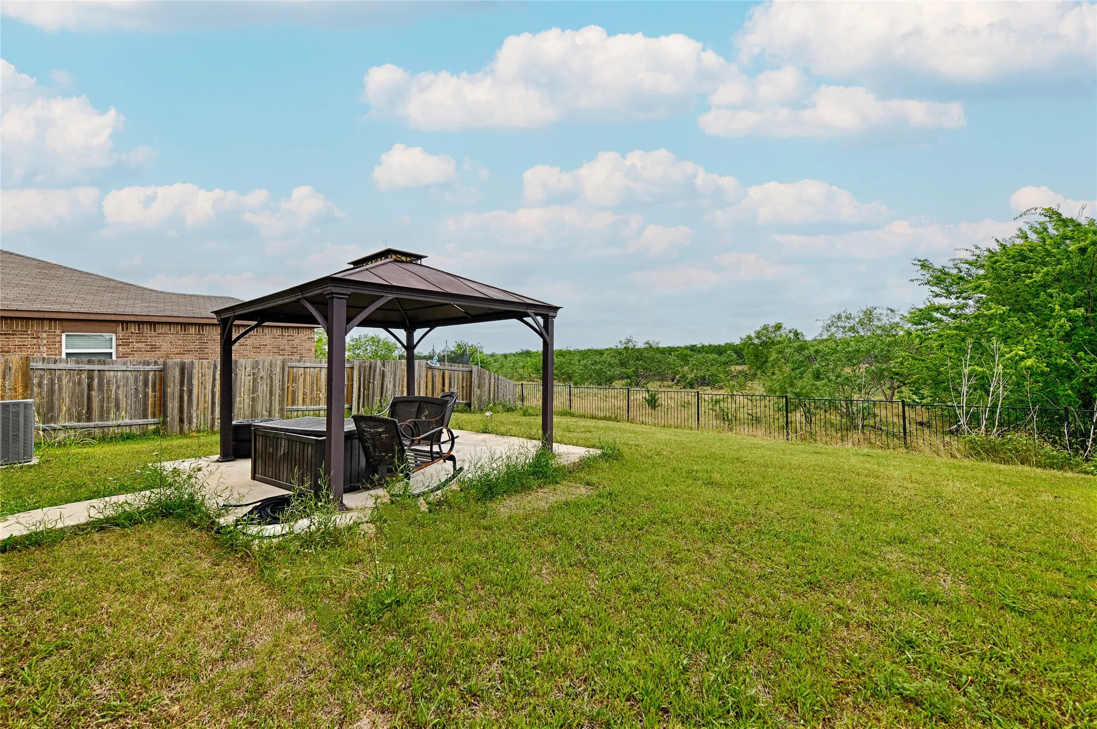 Single Family Residence For Sale in Kaufman County , 4200 Elderberry Street, Forney, Texas 75126, 5 Bedroom, 3 Bathroom, 2 Garage spaces, 2,724 Sqft, built in 2016, mls#21287542, Real Estate Agent in Forney, Homes For Sale in Kaufman county, Homes For Sale in Forney, Realtor in Forney Texas, Real Estate Brokerage Independent Realty Texas, Luminita Cordes Realtor