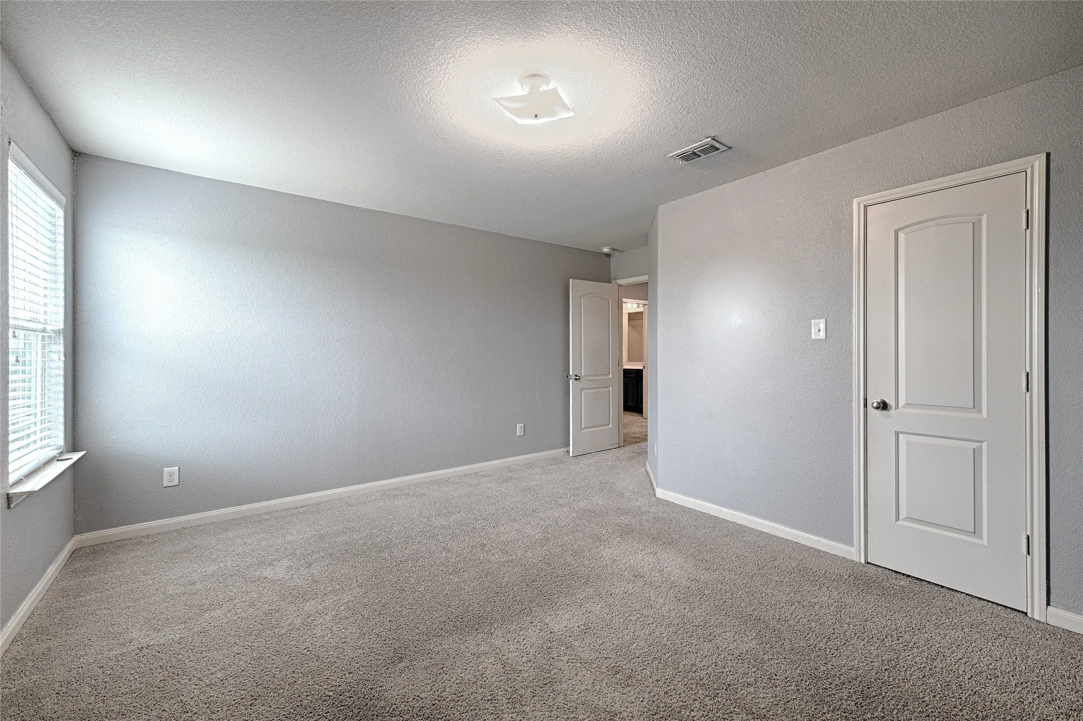 Single Family Residence For Sale in Kaufman County , 4200 Elderberry Street, Forney, Texas 75126, 5 Bedroom, 3 Bathroom, 2 Garage spaces, 2,724 Sqft, built in 2016, mls#21287542, Real Estate Agent in Forney, Homes For Sale in Kaufman county, Homes For Sale in Forney, Realtor in Forney Texas, Real Estate Brokerage Independent Realty Texas, Luminita Cordes Realtor