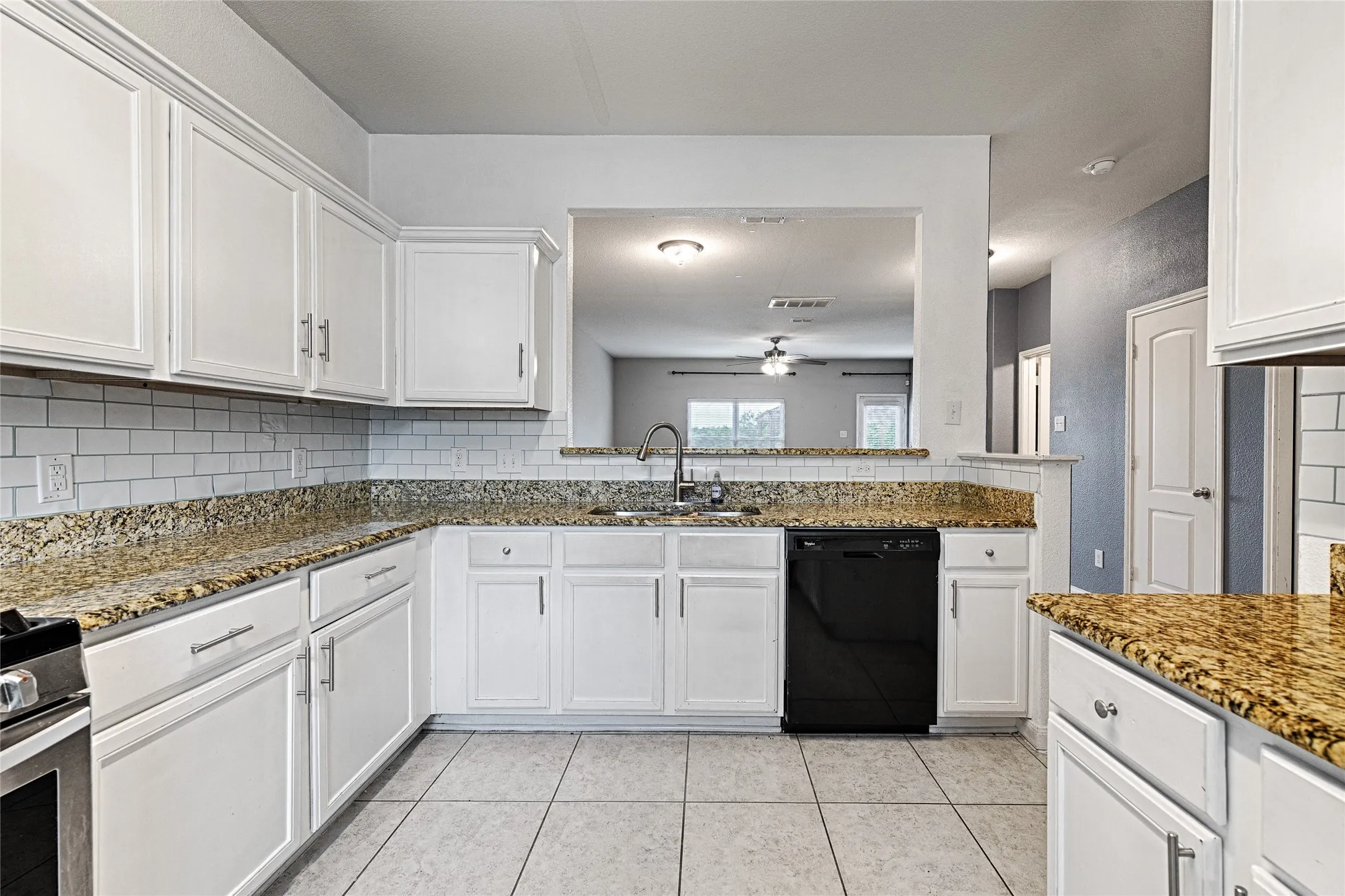 Single Family Residence For Sale in Kaufman County , 4200 Elderberry Street, Forney, Texas 75126, 5 Bedroom, 3 Bathroom, 2 Garage spaces, 2,724 Sqft, built in 2016, mls#21287542, Real Estate Agent in Forney, Homes For Sale in Kaufman county, Homes For Sale in Forney, Realtor in Forney Texas, Real Estate Brokerage Independent Realty Texas, Luminita Cordes Realtor