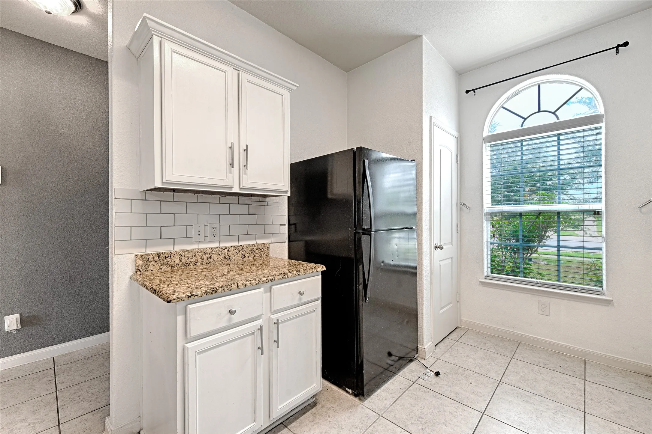 Single Family Residence For Sale in Kaufman County , 4200 Elderberry Street, Forney, Texas 75126, 5 Bedroom, 3 Bathroom, 2 Garage spaces, 2,724 Sqft, built in 2016, mls#21287542, Real Estate Agent in Forney, Homes For Sale in Kaufman county, Homes For Sale in Forney, Realtor in Forney Texas, Real Estate Brokerage Independent Realty Texas, Luminita Cordes Realtor