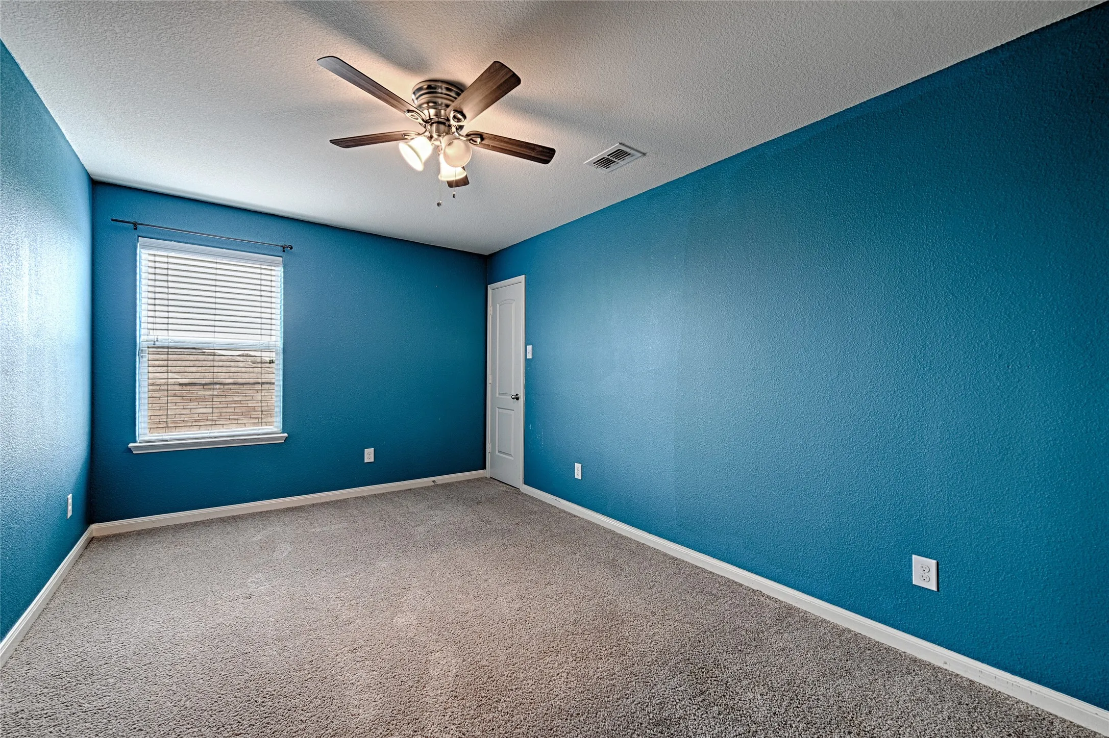 Single Family Residence For Sale in Kaufman County , 4200 Elderberry Street, Forney, Texas 75126, 5 Bedroom, 3 Bathroom, 2 Garage spaces, 2,724 Sqft, built in 2016, mls#21287542, Real Estate Agent in Forney, Homes For Sale in Kaufman county, Homes For Sale in Forney, Realtor in Forney Texas, Real Estate Brokerage Independent Realty Texas, Luminita Cordes Realtor