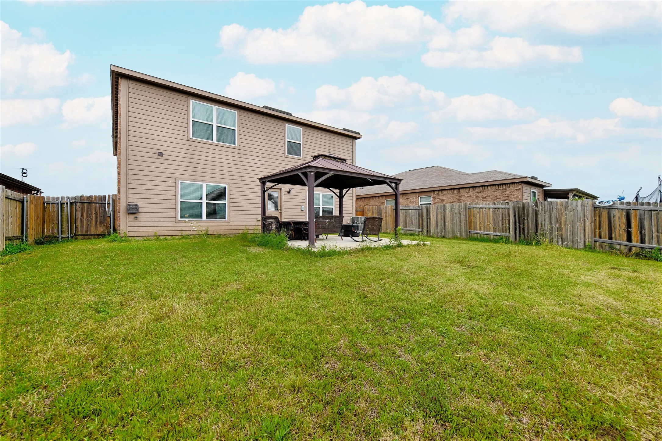 Single Family Residence For Sale in Kaufman County , 4200 Elderberry Street, Forney, Texas 75126, 5 Bedroom, 3 Bathroom, 2 Garage spaces, 2,724 Sqft, built in 2016, mls#21287542, Real Estate Agent in Forney, Homes For Sale in Kaufman county, Homes For Sale in Forney, Realtor in Forney Texas, Real Estate Brokerage Independent Realty Texas, Luminita Cordes Realtor