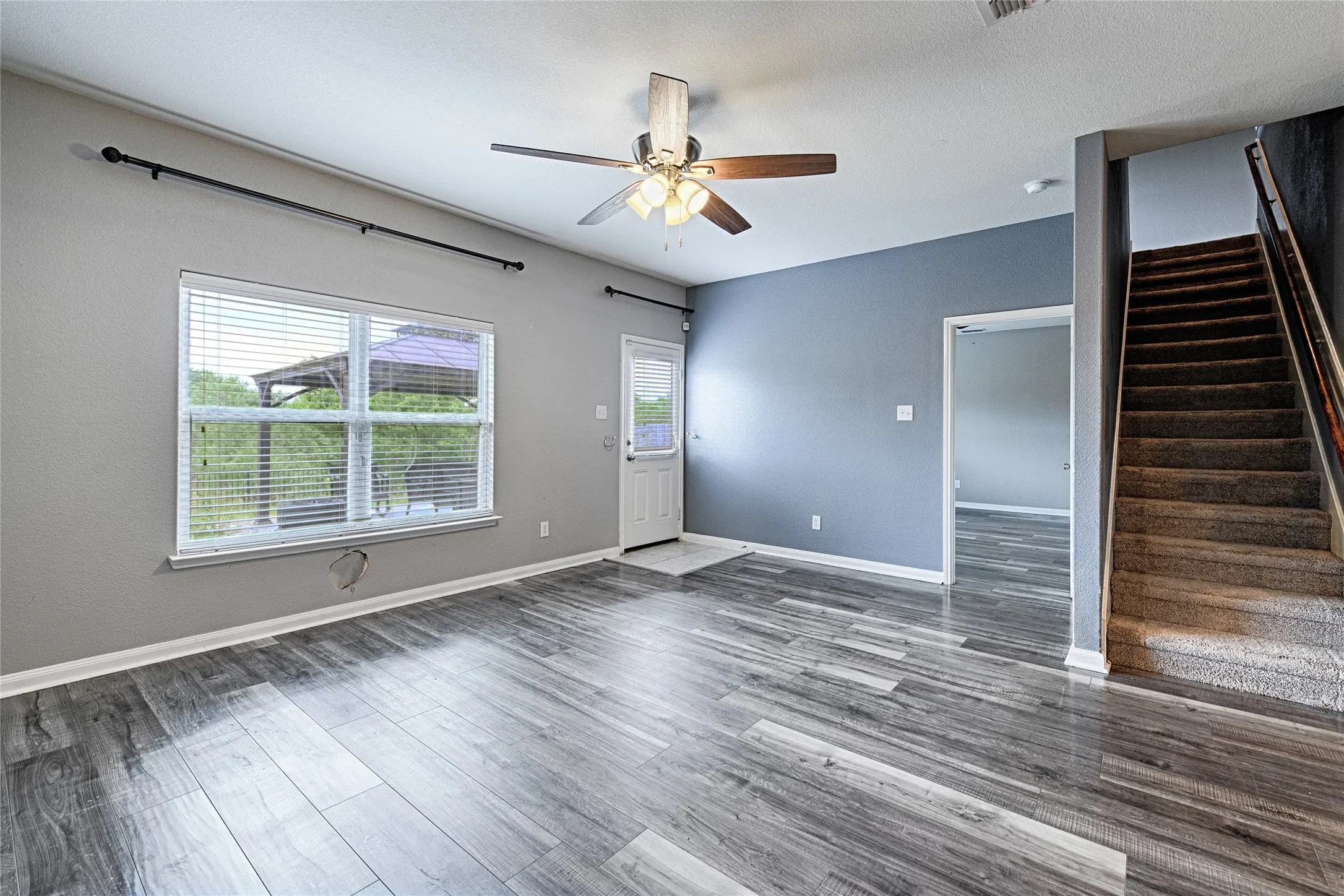 Single Family Residence For Sale in Kaufman County , 4200 Elderberry Street, Forney, Texas 75126, 5 Bedroom, 3 Bathroom, 2 Garage spaces, 2,724 Sqft, built in 2016, mls#21287542, Real Estate Agent in Forney, Homes For Sale in Kaufman county, Homes For Sale in Forney, Realtor in Forney Texas, Real Estate Brokerage Independent Realty Texas, Luminita Cordes Realtor