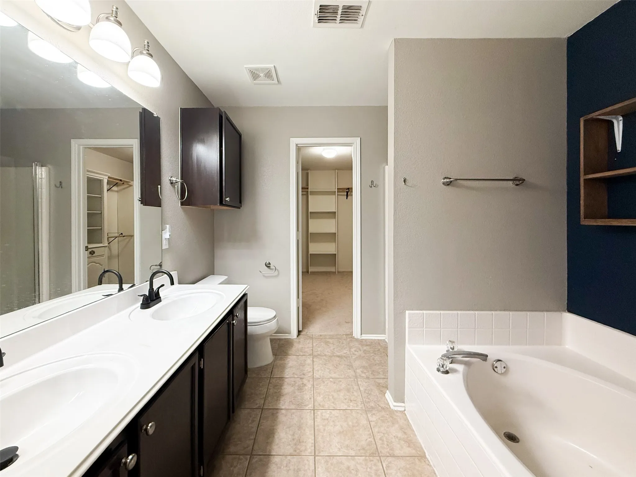 Single Family Residence For Sale in Denton County , 1578 Crown View Drive, Little Elm, Texas 75068, 3 Bedroom, 3 Bathroom, 2 Garage spaces, 2,338 Sqft, built in 2000, mls#21291266, Real Estate Agent in Little Elm, Homes For Sale in Denton county, Homes For Sale in Little Elm, Realtor in Little Elm Texas, Real Estate Brokerage Independent Realty Texas, Luminita Cordes Realtor