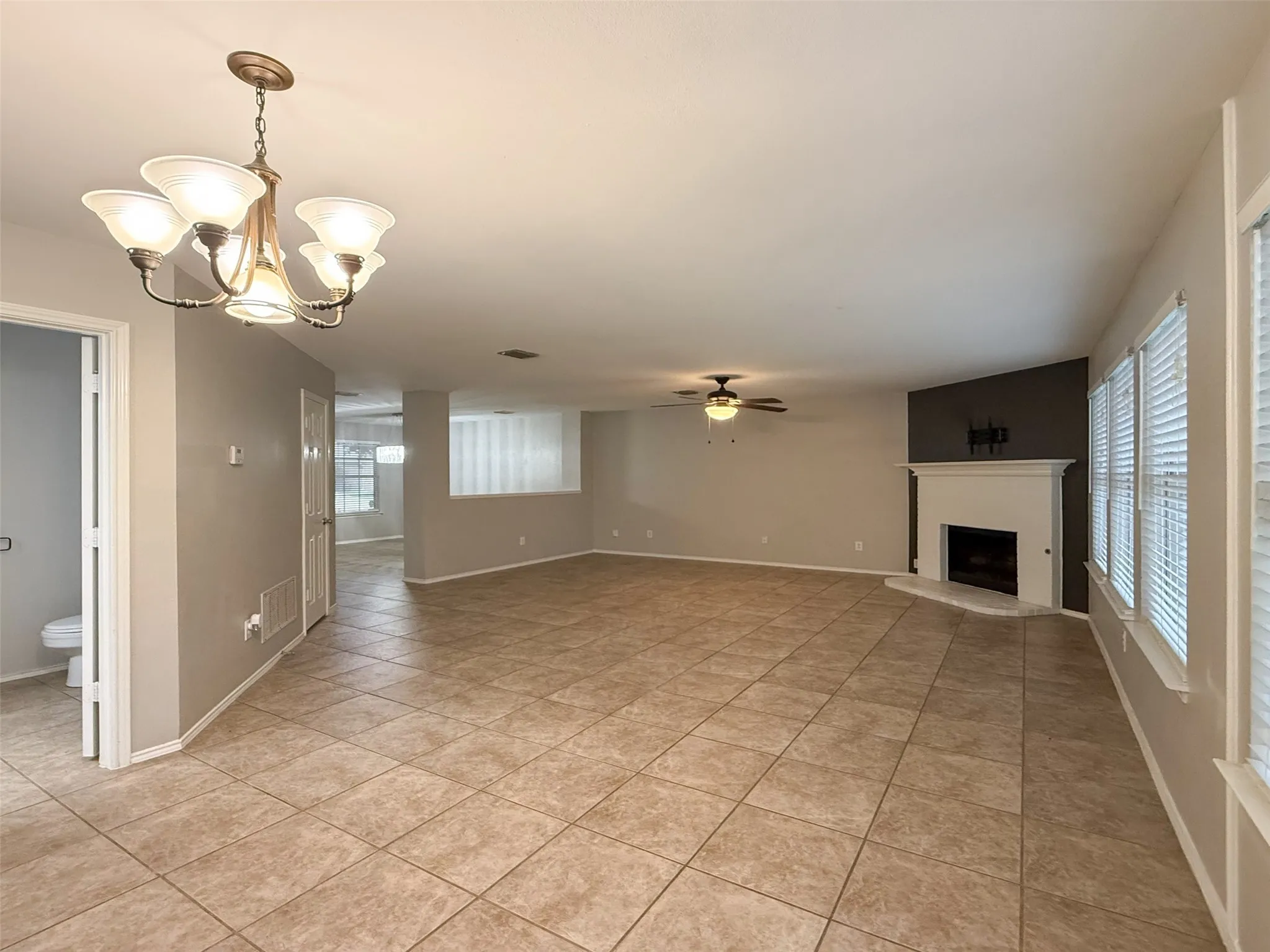 Single Family Residence For Sale in Denton County , 1578 Crown View Drive, Little Elm, Texas 75068, 3 Bedroom, 3 Bathroom, 2 Garage spaces, 2,338 Sqft, built in 2000, mls#21291266, Real Estate Agent in Little Elm, Homes For Sale in Denton county, Homes For Sale in Little Elm, Realtor in Little Elm Texas, Real Estate Brokerage Independent Realty Texas, Luminita Cordes Realtor