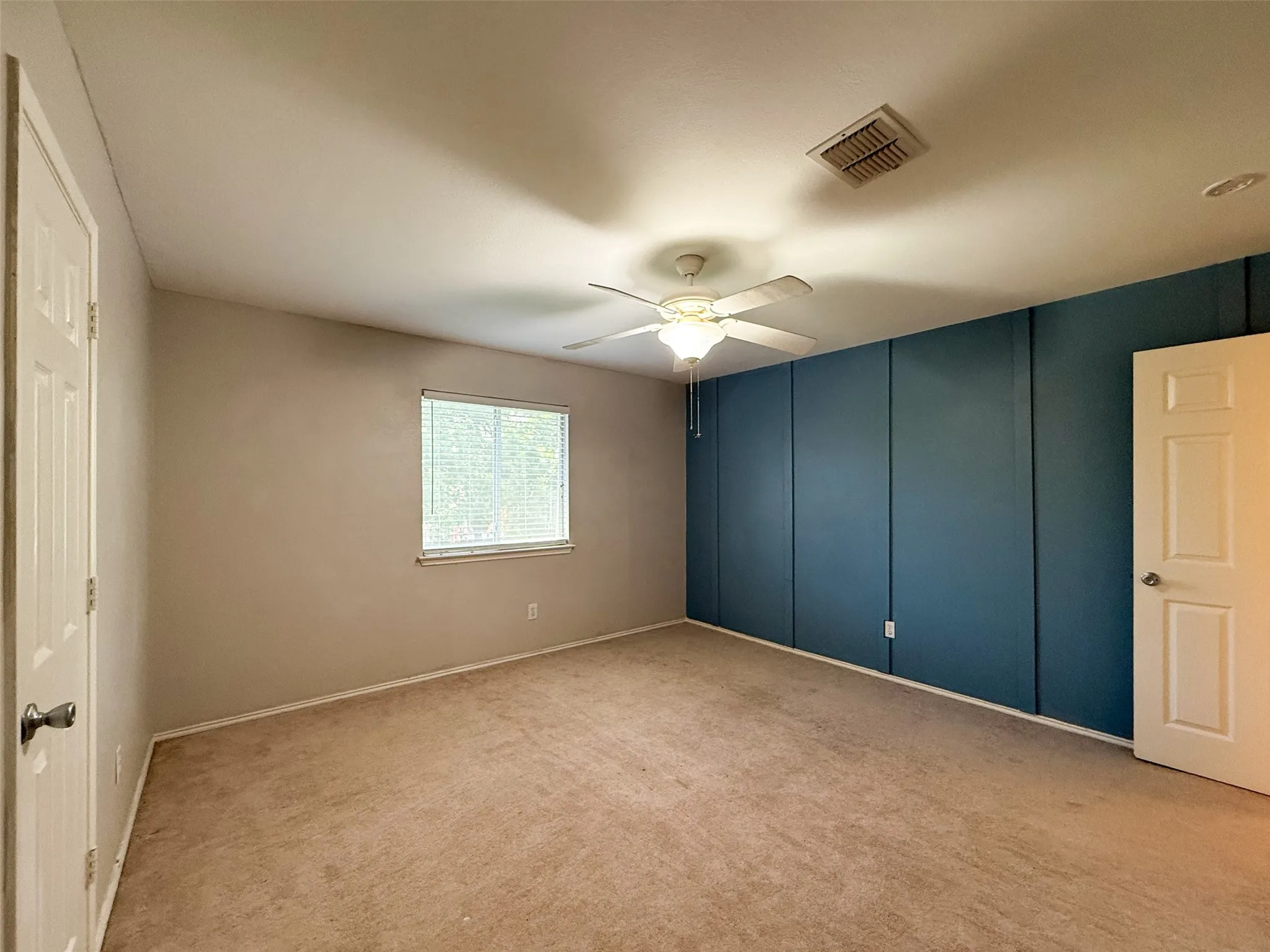Single Family Residence For Sale in Denton County , 1578 Crown View Drive, Little Elm, Texas 75068, 3 Bedroom, 3 Bathroom, 2 Garage spaces, 2,338 Sqft, built in 2000, mls#21291266, Real Estate Agent in Little Elm, Homes For Sale in Denton county, Homes For Sale in Little Elm, Realtor in Little Elm Texas, Real Estate Brokerage Independent Realty Texas, Luminita Cordes Realtor