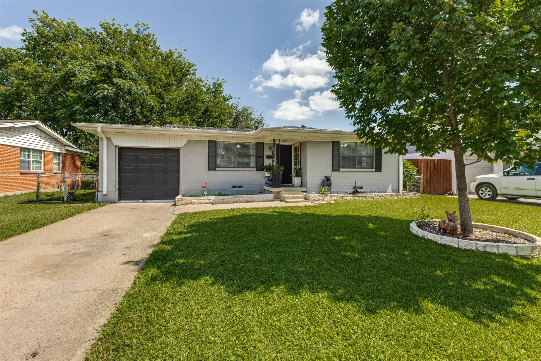 Single Family Residence For Sale in Dallas County , 211 Brazos Street, Garland, Texas 75041, 3 Bedroom, 1 Bathroom, 1 Garage spaces, 964 Sqft, built in 1955, mls#21291150, Real Estate Agent in Garland, Homes For Sale in Dallas county, Homes For Sale in Garland, Realtor in Garland Texas, Real Estate Brokerage Independent Realty Texas, Luminita Cordes Realtor