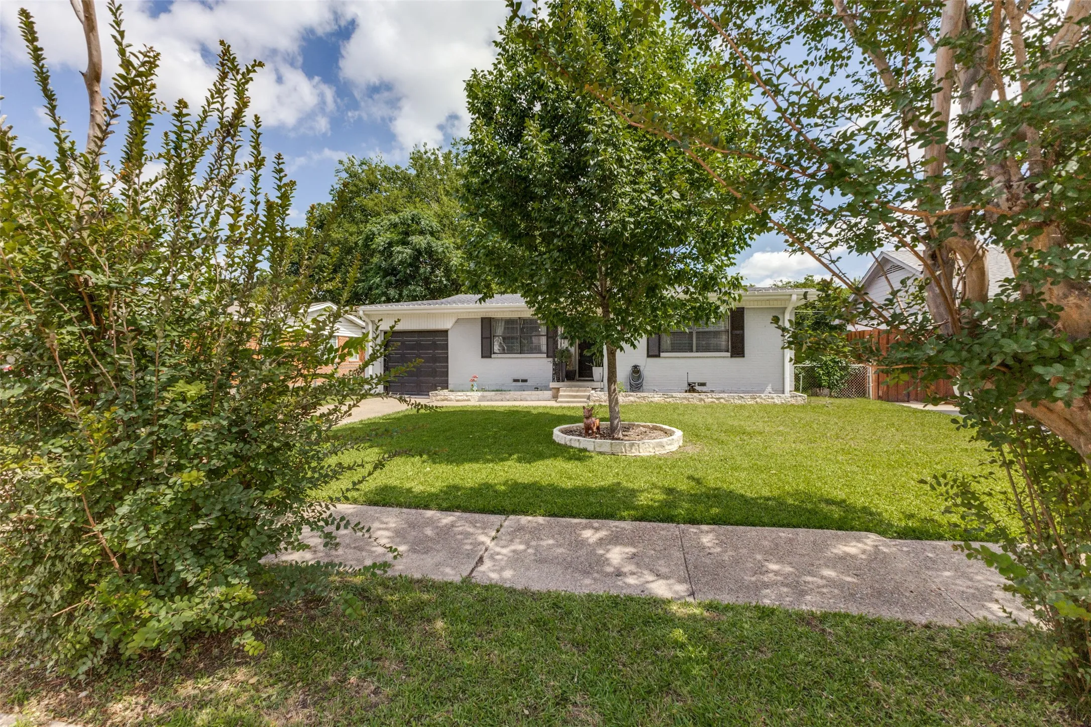 Single Family Residence For Sale in Dallas County , 211 Brazos Street, Garland, Texas 75041, 3 Bedroom, 1 Bathroom, 1 Garage spaces, 964 Sqft, built in 1955, mls#21291150, Real Estate Agent in Garland, Homes For Sale in Dallas county, Homes For Sale in Garland, Realtor in Garland Texas, Real Estate Brokerage Independent Realty Texas, Luminita Cordes Realtor