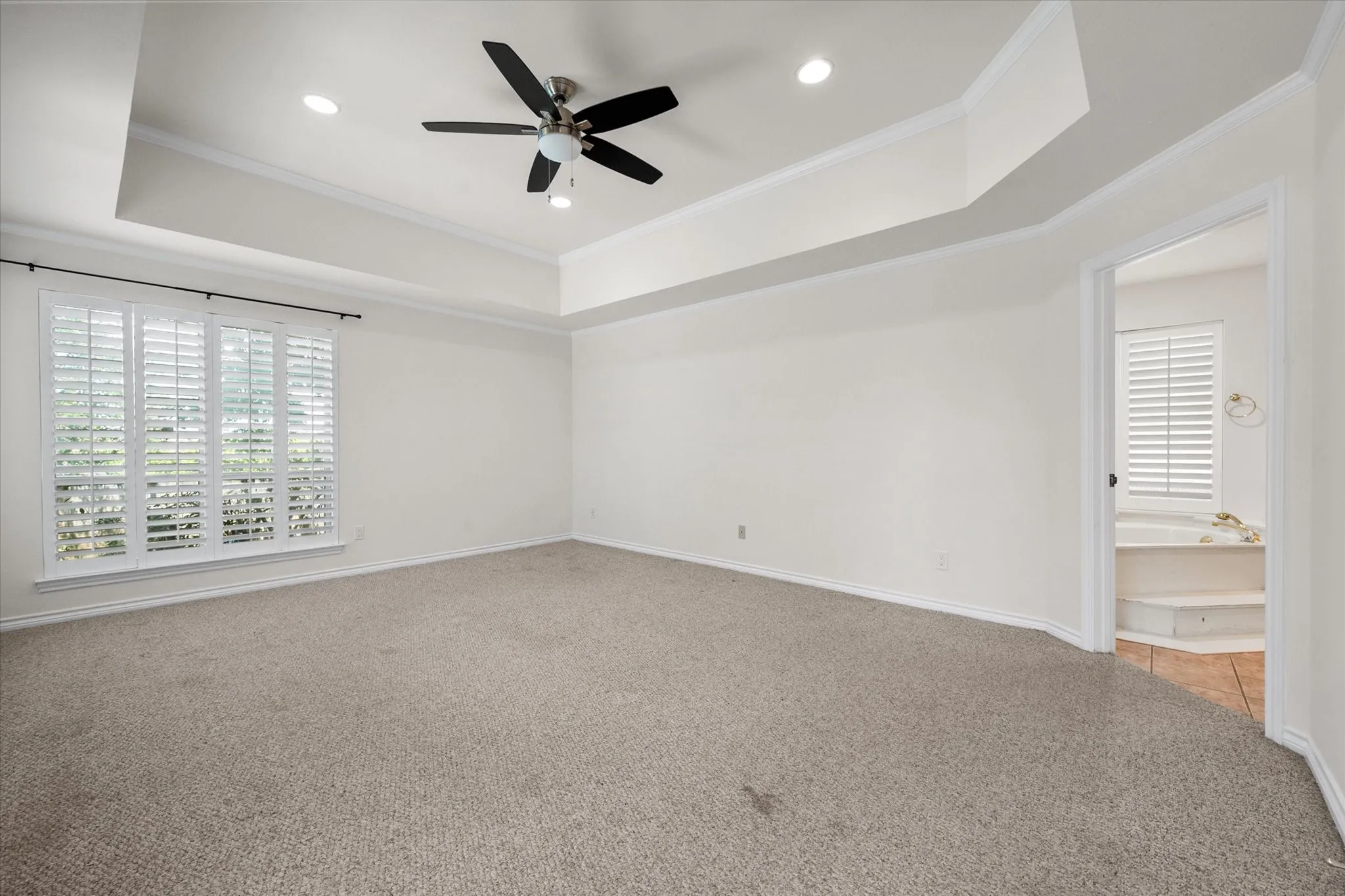 Single Family Residence For Sale in Tarrant County , 2801 Knotted Oaks Trail, Arlington, Texas 76006, 5 Bedroom, 4 Bathroom, 2 Garage spaces, 3,382 Sqft, built in 1987, mls#21290895, Real Estate Agent in Arlington, Homes For Sale in Tarrant county, Homes For Sale in Arlington, Realtor in Arlington Texas, Real Estate Brokerage Independent Realty Texas, Luminita Cordes Realtor