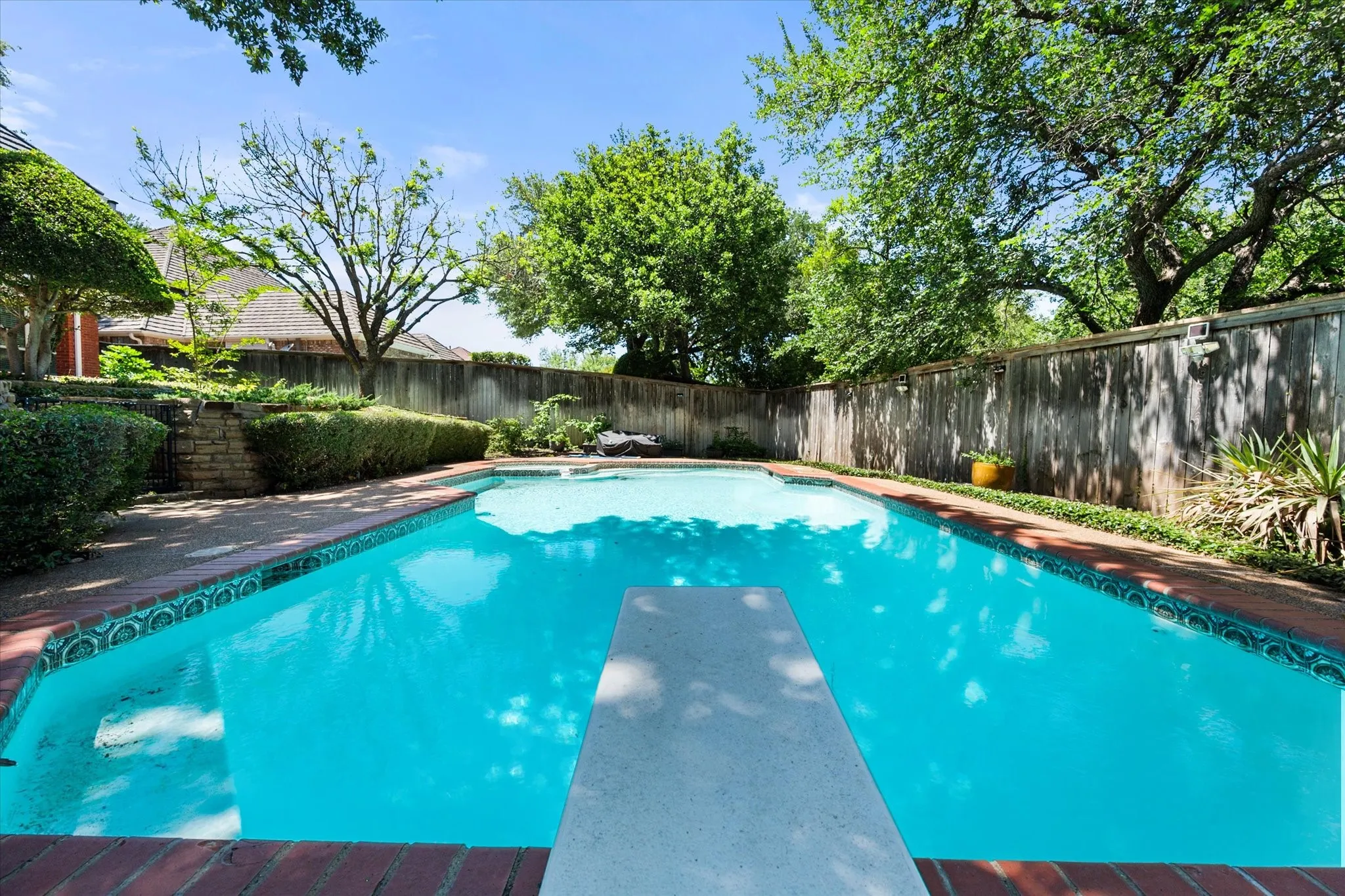 Single Family Residence For Sale in Tarrant County , 2801 Knotted Oaks Trail, Arlington, Texas 76006, 5 Bedroom, 4 Bathroom, 2 Garage spaces, 3,382 Sqft, built in 1987, mls#21290895, Real Estate Agent in Arlington, Homes For Sale in Tarrant county, Homes For Sale in Arlington, Realtor in Arlington Texas, Real Estate Brokerage Independent Realty Texas, Luminita Cordes Realtor