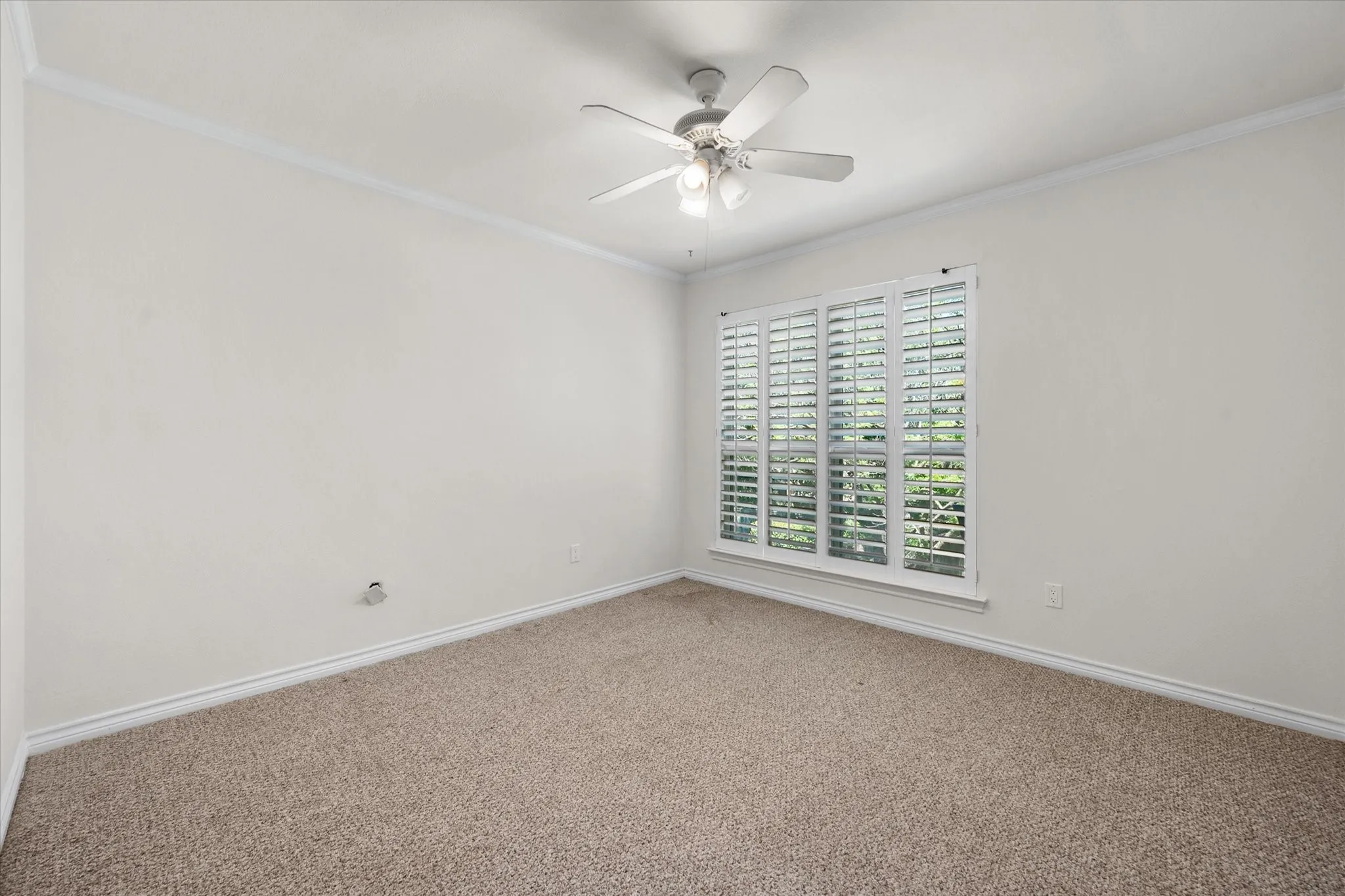 Single Family Residence For Sale in Tarrant County , 2801 Knotted Oaks Trail, Arlington, Texas 76006, 5 Bedroom, 4 Bathroom, 2 Garage spaces, 3,382 Sqft, built in 1987, mls#21290895, Real Estate Agent in Arlington, Homes For Sale in Tarrant county, Homes For Sale in Arlington, Realtor in Arlington Texas, Real Estate Brokerage Independent Realty Texas, Luminita Cordes Realtor