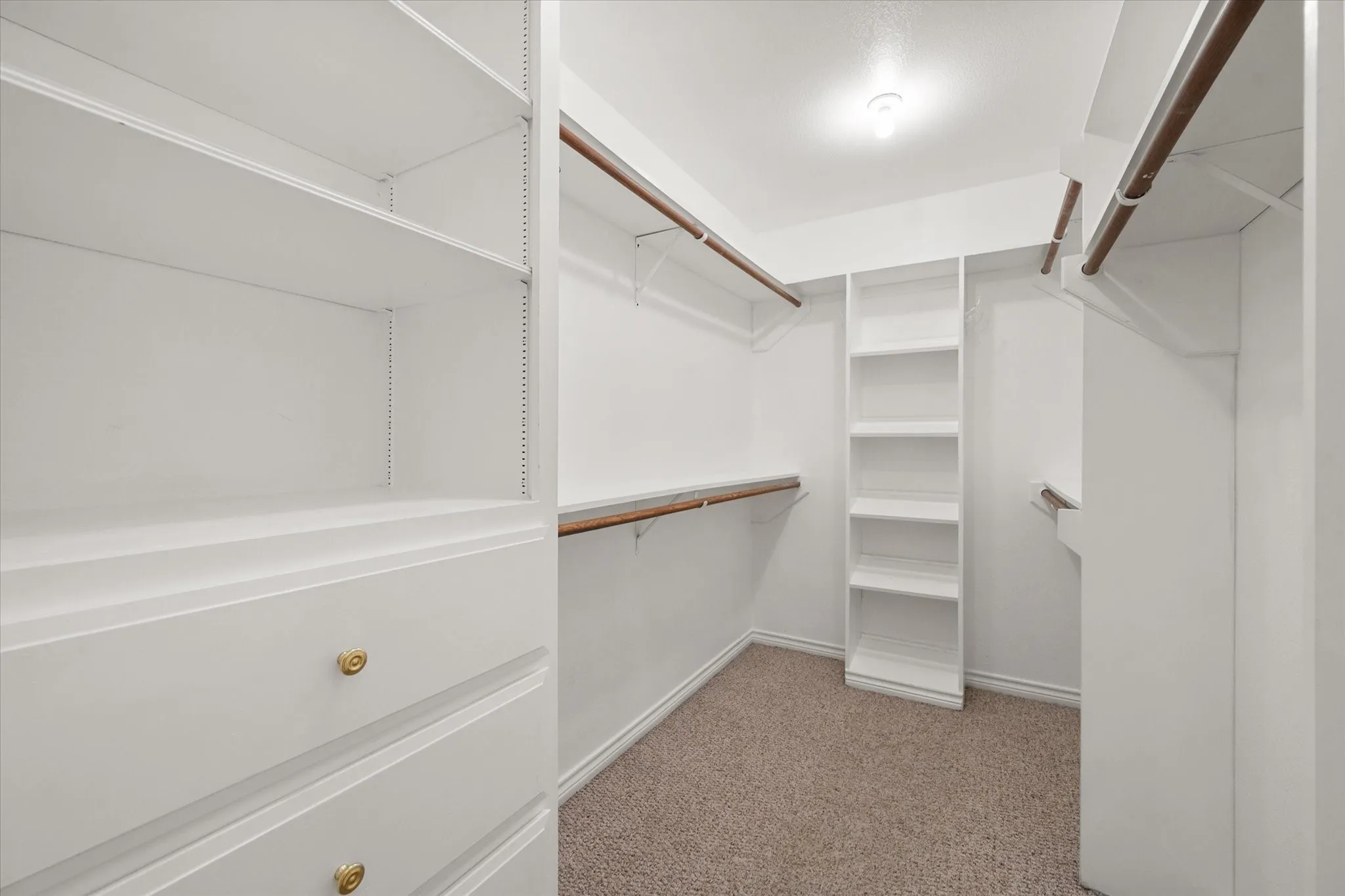 Single Family Residence For Sale in Tarrant County , 2801 Knotted Oaks Trail, Arlington, Texas 76006, 5 Bedroom, 4 Bathroom, 2 Garage spaces, 3,382 Sqft, built in 1987, mls#21290895, Real Estate Agent in Arlington, Homes For Sale in Tarrant county, Homes For Sale in Arlington, Realtor in Arlington Texas, Real Estate Brokerage Independent Realty Texas, Luminita Cordes Realtor
