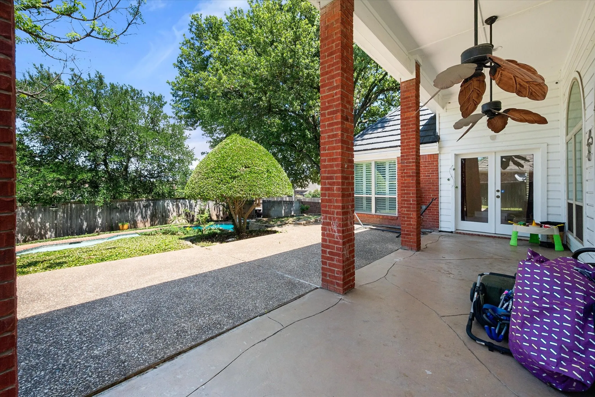 Single Family Residence For Sale in Tarrant County , 2801 Knotted Oaks Trail, Arlington, Texas 76006, 5 Bedroom, 4 Bathroom, 2 Garage spaces, 3,382 Sqft, built in 1987, mls#21290895, Real Estate Agent in Arlington, Homes For Sale in Tarrant county, Homes For Sale in Arlington, Realtor in Arlington Texas, Real Estate Brokerage Independent Realty Texas, Luminita Cordes Realtor