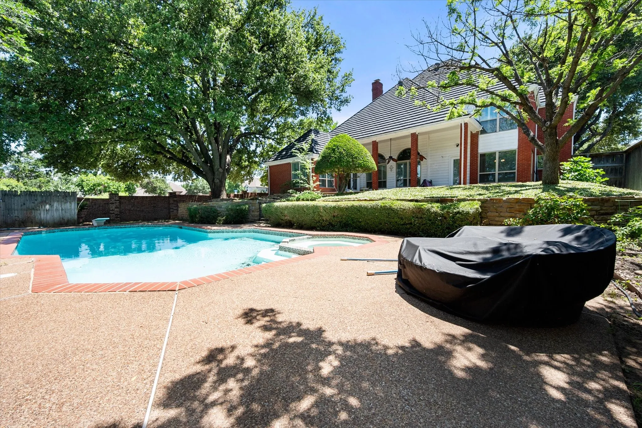 Single Family Residence For Sale in Tarrant County , 2801 Knotted Oaks Trail, Arlington, Texas 76006, 5 Bedroom, 4 Bathroom, 2 Garage spaces, 3,382 Sqft, built in 1987, mls#21290895, Real Estate Agent in Arlington, Homes For Sale in Tarrant county, Homes For Sale in Arlington, Realtor in Arlington Texas, Real Estate Brokerage Independent Realty Texas, Luminita Cordes Realtor