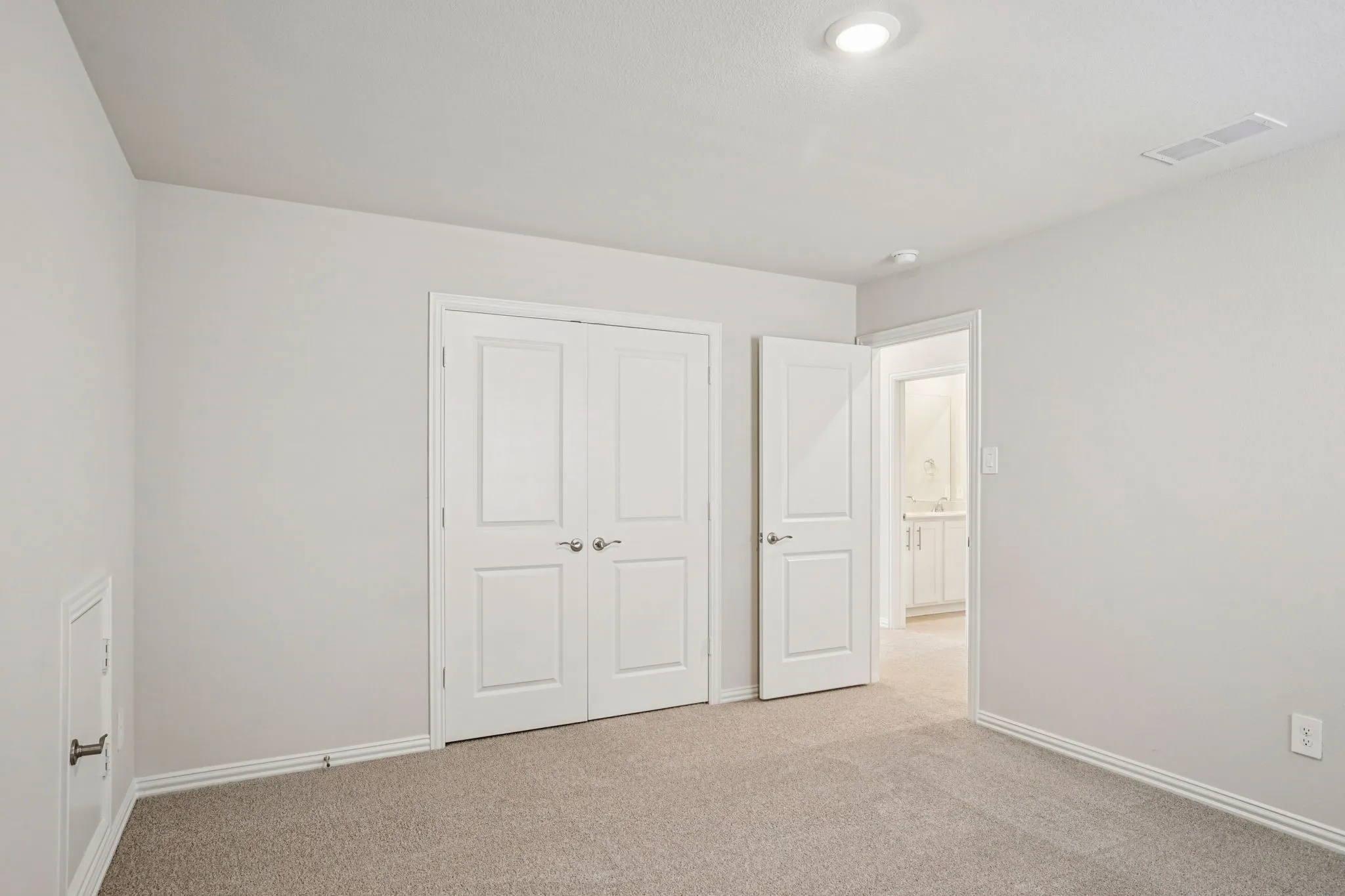 Photo is not of the actual home, but is an inspirational photo of builder’s model home and may depict options, furnishings, and/or decorator features that are not included.