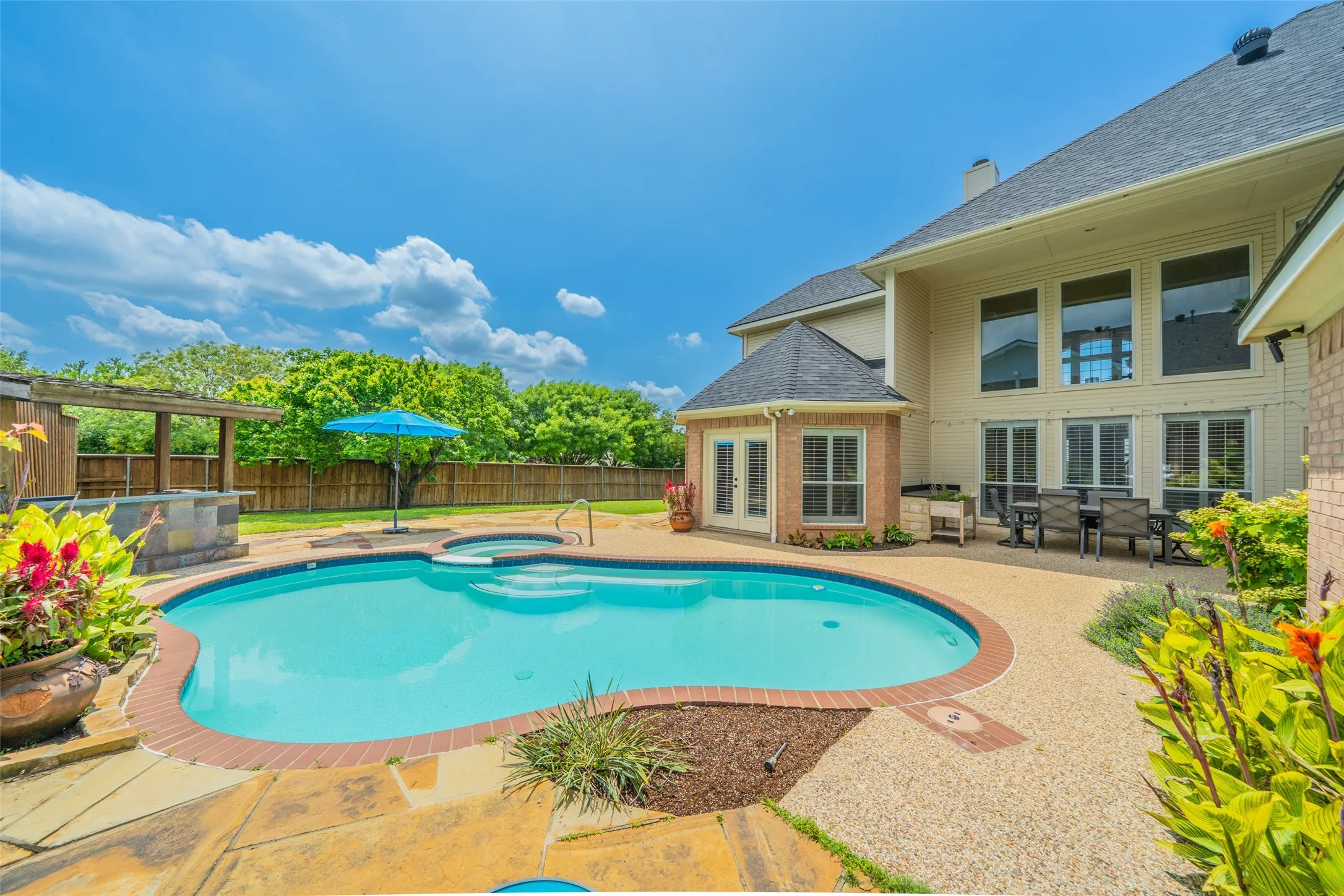 Single Family Residence For Sale in Collin County , 2700 Sunset Circle, Plano, Texas 75093, 4 Bedroom, 3 Bathroom, 3 Garage spaces, 3,759 Sqft, built in 1993, mls#21291663, Real Estate Agent in Plano, Homes For Sale in Collin county, Homes For Sale in Plano, Realtor in Plano Texas, Real Estate Brokerage Independent Realty Texas, Luminita Cordes Realtor