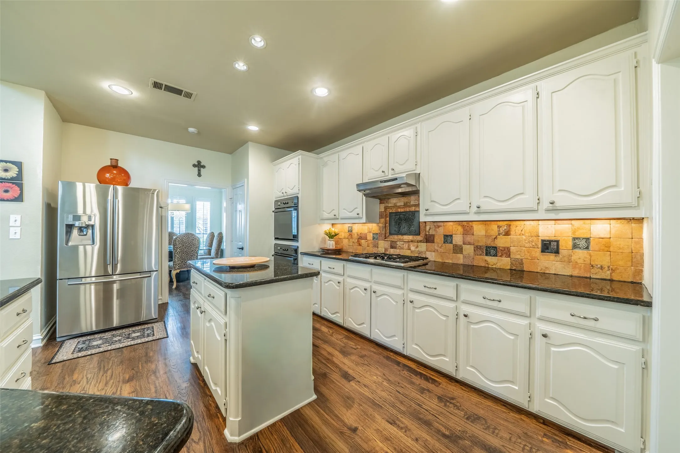 Single Family Residence For Sale in Collin County , 2700 Sunset Circle, Plano, Texas 75093, 4 Bedroom, 3 Bathroom, 3 Garage spaces, 3,759 Sqft, built in 1993, mls#21291663, Real Estate Agent in Plano, Homes For Sale in Collin county, Homes For Sale in Plano, Realtor in Plano Texas, Real Estate Brokerage Independent Realty Texas, Luminita Cordes Realtor