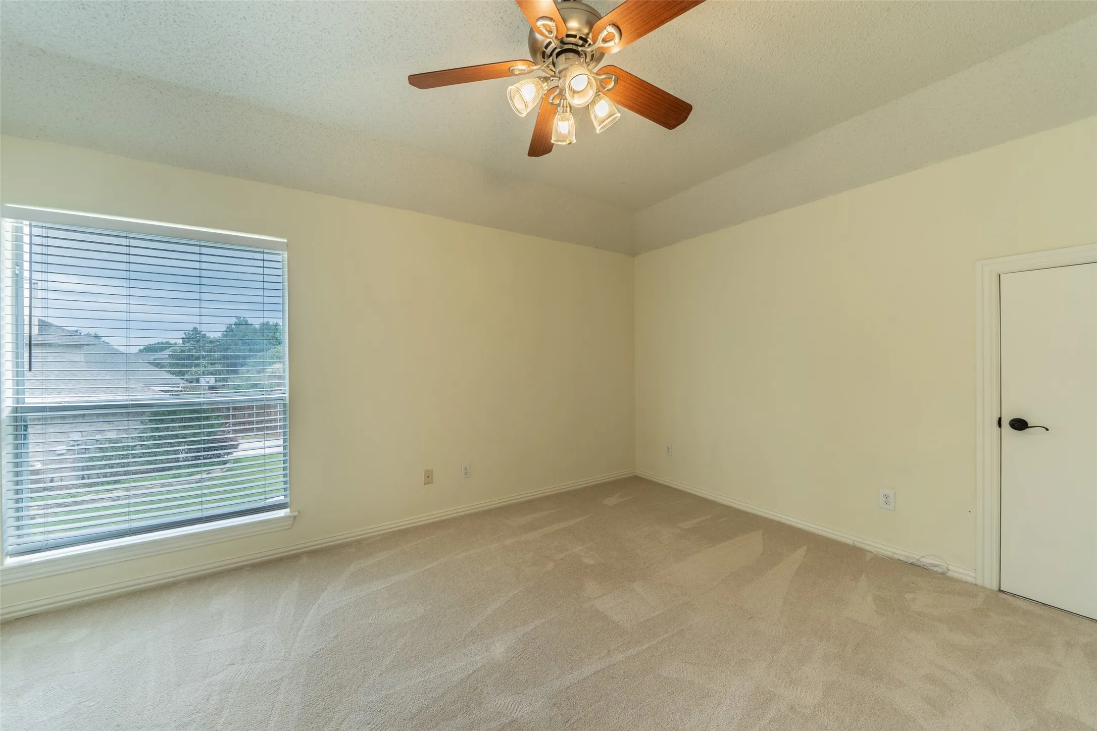 Single Family Residence For Sale in Collin County , 2700 Sunset Circle, Plano, Texas 75093, 4 Bedroom, 3 Bathroom, 3 Garage spaces, 3,759 Sqft, built in 1993, mls#21291663, Real Estate Agent in Plano, Homes For Sale in Collin county, Homes For Sale in Plano, Realtor in Plano Texas, Real Estate Brokerage Independent Realty Texas, Luminita Cordes Realtor