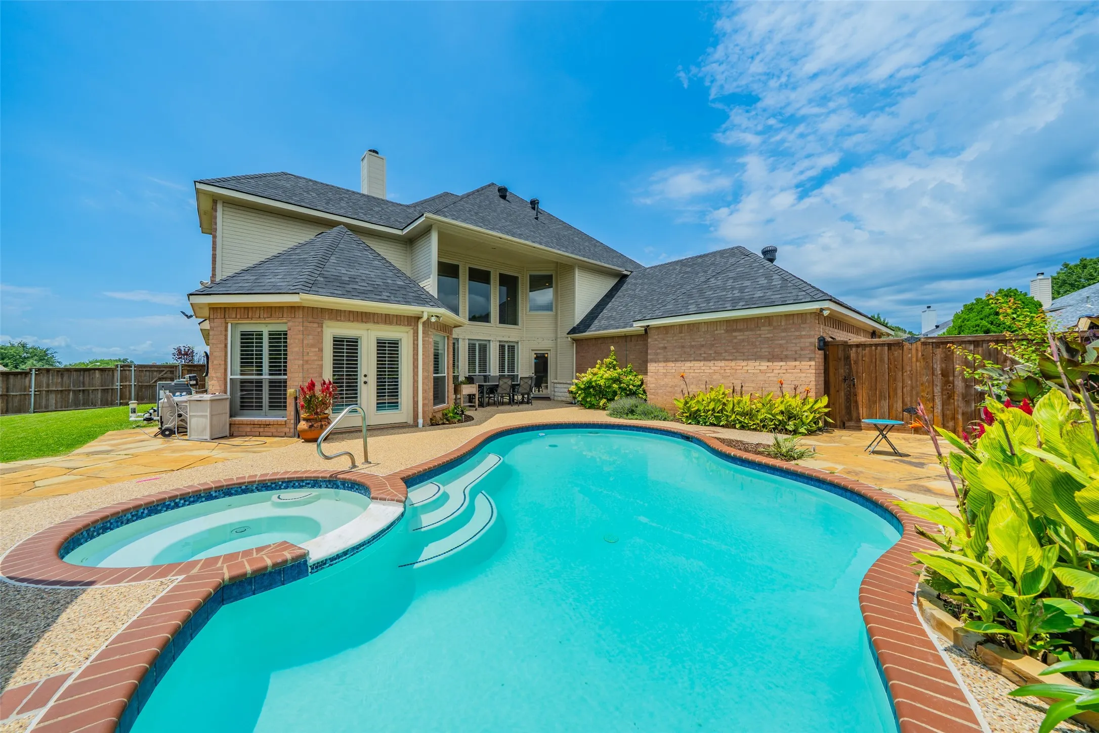 Single Family Residence For Sale in Collin County , 2700 Sunset Circle, Plano, Texas 75093, 4 Bedroom, 3 Bathroom, 3 Garage spaces, 3,759 Sqft, built in 1993, mls#21291663, Real Estate Agent in Plano, Homes For Sale in Collin county, Homes For Sale in Plano, Realtor in Plano Texas, Real Estate Brokerage Independent Realty Texas, Luminita Cordes Realtor