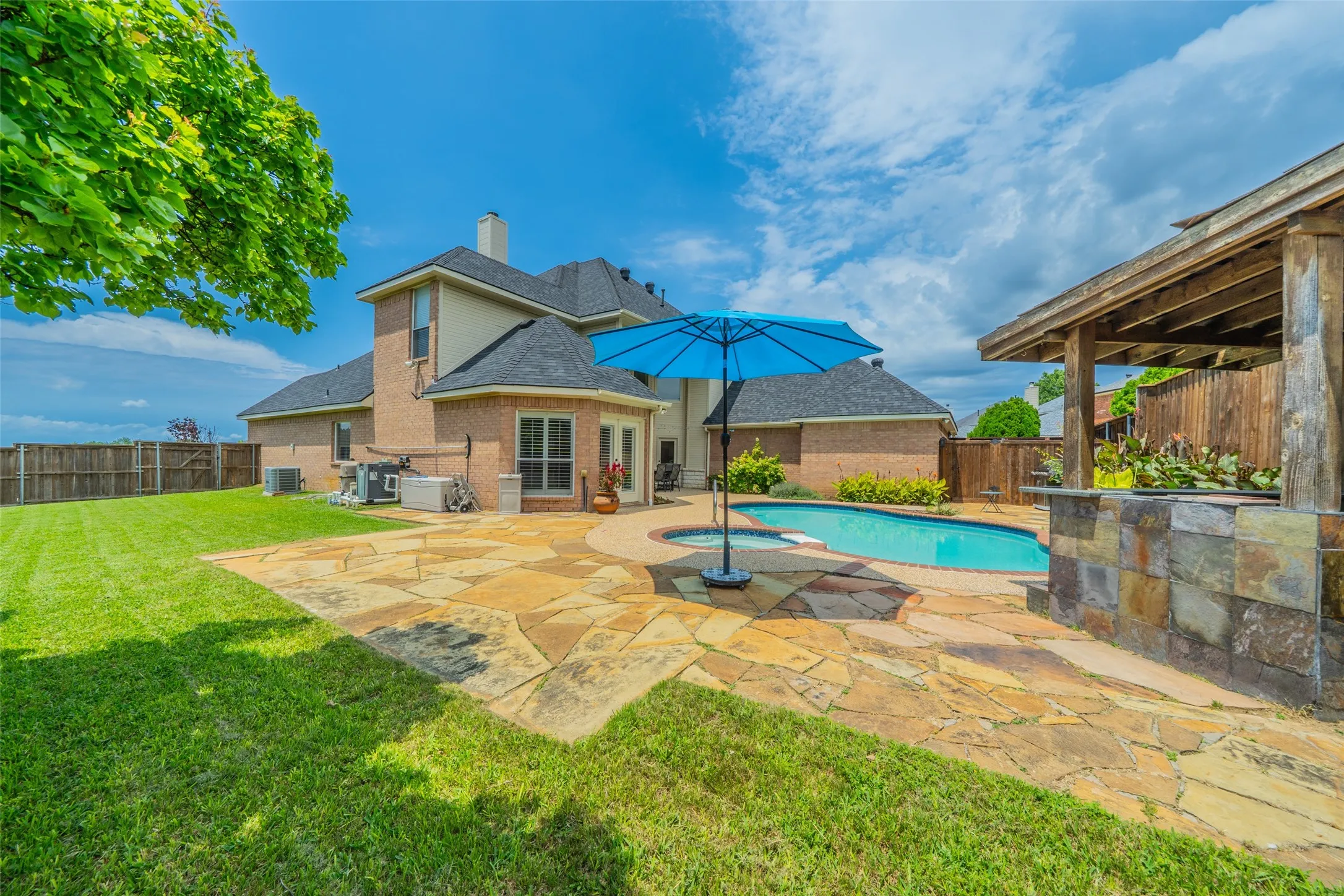 Single Family Residence For Sale in Collin County , 2700 Sunset Circle, Plano, Texas 75093, 4 Bedroom, 3 Bathroom, 3 Garage spaces, 3,759 Sqft, built in 1993, mls#21291663, Real Estate Agent in Plano, Homes For Sale in Collin county, Homes For Sale in Plano, Realtor in Plano Texas, Real Estate Brokerage Independent Realty Texas, Luminita Cordes Realtor
