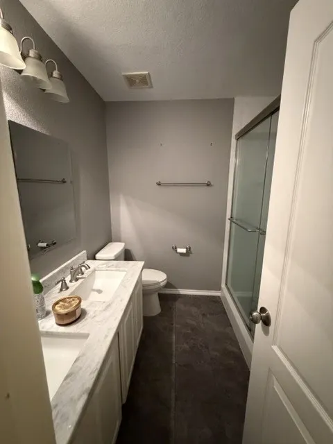 Single Family Residence For Sale in Denton County , 1409 Mayflower Lane, Lewisville, Texas 75077, 4 Bedroom, 3 Bathroom, 2 Garage spaces, 2,525 Sqft, built in 1994, mls#21284605, Real Estate Agent in Lewisville, Homes For Sale in Denton county, Homes For Sale in Lewisville, Realtor in Lewisville Texas, Real Estate Brokerage Independent Realty Texas, Luminita Cordes Realtor