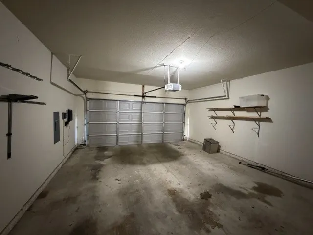 Single Family Residence For Sale in Denton County , 1409 Mayflower Lane, Lewisville, Texas 75077, 4 Bedroom, 3 Bathroom, 2 Garage spaces, 2,525 Sqft, built in 1994, mls#21284605, Real Estate Agent in Lewisville, Homes For Sale in Denton county, Homes For Sale in Lewisville, Realtor in Lewisville Texas, Real Estate Brokerage Independent Realty Texas, Luminita Cordes Realtor