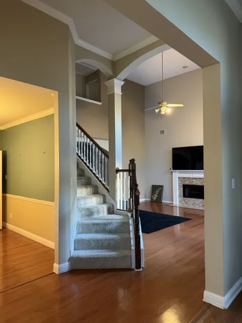 Single Family Residence For Sale in Denton County , 1409 Mayflower Lane, Lewisville, Texas 75077, 4 Bedroom, 3 Bathroom, 2 Garage spaces, 2,525 Sqft, built in 1994, mls#21284605, Real Estate Agent in Lewisville, Homes For Sale in Denton county, Homes For Sale in Lewisville, Realtor in Lewisville Texas, Real Estate Brokerage Independent Realty Texas, Luminita Cordes Realtor