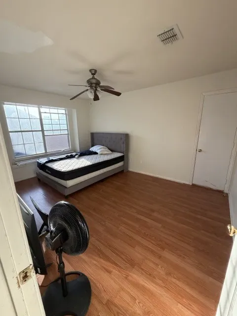 Single Family Residence For Sale in Denton County , 1409 Mayflower Lane, Lewisville, Texas 75077, 4 Bedroom, 3 Bathroom, 2 Garage spaces, 2,525 Sqft, built in 1994, mls#21284605, Real Estate Agent in Lewisville, Homes For Sale in Denton county, Homes For Sale in Lewisville, Realtor in Lewisville Texas, Real Estate Brokerage Independent Realty Texas, Luminita Cordes Realtor