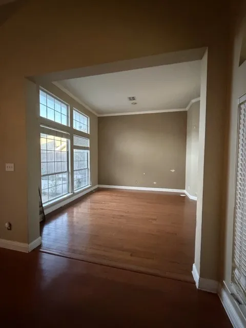 Single Family Residence For Sale in Denton County , 1409 Mayflower Lane, Lewisville, Texas 75077, 4 Bedroom, 3 Bathroom, 2 Garage spaces, 2,525 Sqft, built in 1994, mls#21284605, Real Estate Agent in Lewisville, Homes For Sale in Denton county, Homes For Sale in Lewisville, Realtor in Lewisville Texas, Real Estate Brokerage Independent Realty Texas, Luminita Cordes Realtor