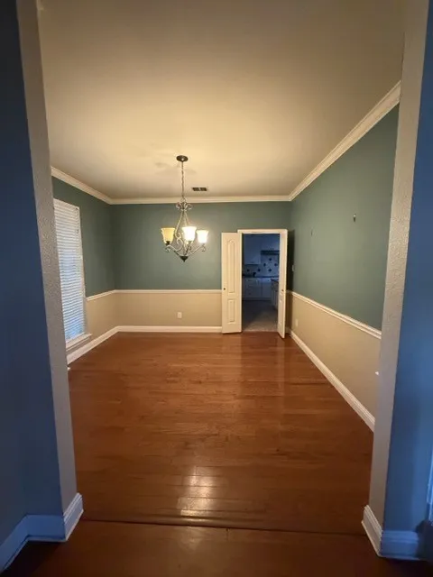 Single Family Residence For Sale in Denton County , 1409 Mayflower Lane, Lewisville, Texas 75077, 4 Bedroom, 3 Bathroom, 2 Garage spaces, 2,525 Sqft, built in 1994, mls#21284605, Real Estate Agent in Lewisville, Homes For Sale in Denton county, Homes For Sale in Lewisville, Realtor in Lewisville Texas, Real Estate Brokerage Independent Realty Texas, Luminita Cordes Realtor