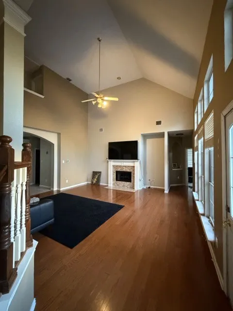 Single Family Residence For Sale in Denton County , 1409 Mayflower Lane, Lewisville, Texas 75077, 4 Bedroom, 3 Bathroom, 2 Garage spaces, 2,525 Sqft, built in 1994, mls#21284605, Real Estate Agent in Lewisville, Homes For Sale in Denton county, Homes For Sale in Lewisville, Realtor in Lewisville Texas, Real Estate Brokerage Independent Realty Texas, Luminita Cordes Realtor