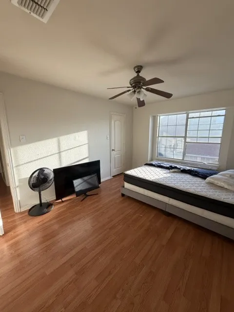 Single Family Residence For Sale in Denton County , 1409 Mayflower Lane, Lewisville, Texas 75077, 4 Bedroom, 3 Bathroom, 2 Garage spaces, 2,525 Sqft, built in 1994, mls#21284605, Real Estate Agent in Lewisville, Homes For Sale in Denton county, Homes For Sale in Lewisville, Realtor in Lewisville Texas, Real Estate Brokerage Independent Realty Texas, Luminita Cordes Realtor
