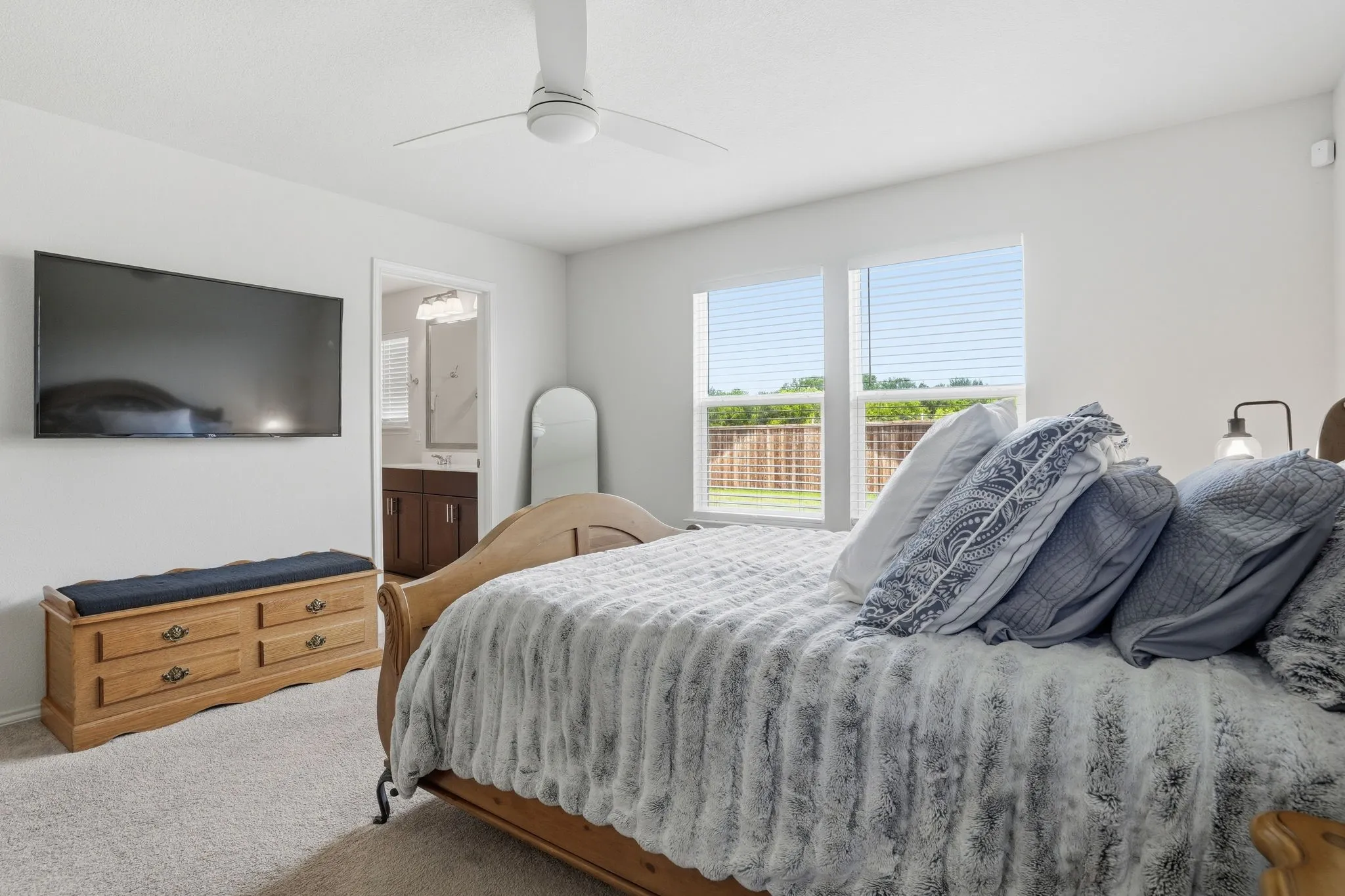 Single Family Residence For Sale in Denton County , 1013 Vernon Drive, Aubrey, Texas 76227, 3 Bedroom, 2 Bathroom, 2 Garage spaces, 1,412 Sqft, built in 2022, mls#21288585, Real Estate Agent in Aubrey, Homes For Sale in Denton county, Homes For Sale in Aubrey, Realtor in Aubrey Texas, Real Estate Brokerage Independent Realty Texas, Luminita Cordes Realtor
