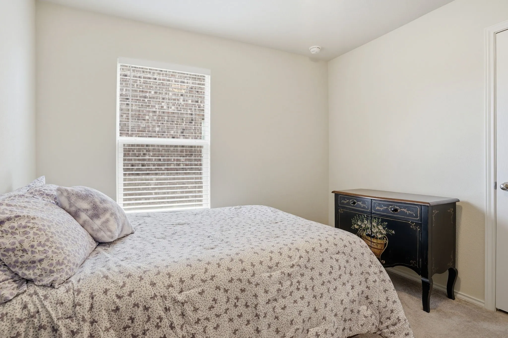 Single Family Residence For Sale in Denton County , 1013 Vernon Drive, Aubrey, Texas 76227, 3 Bedroom, 2 Bathroom, 2 Garage spaces, 1,412 Sqft, built in 2022, mls#21288585, Real Estate Agent in Aubrey, Homes For Sale in Denton county, Homes For Sale in Aubrey, Realtor in Aubrey Texas, Real Estate Brokerage Independent Realty Texas, Luminita Cordes Realtor