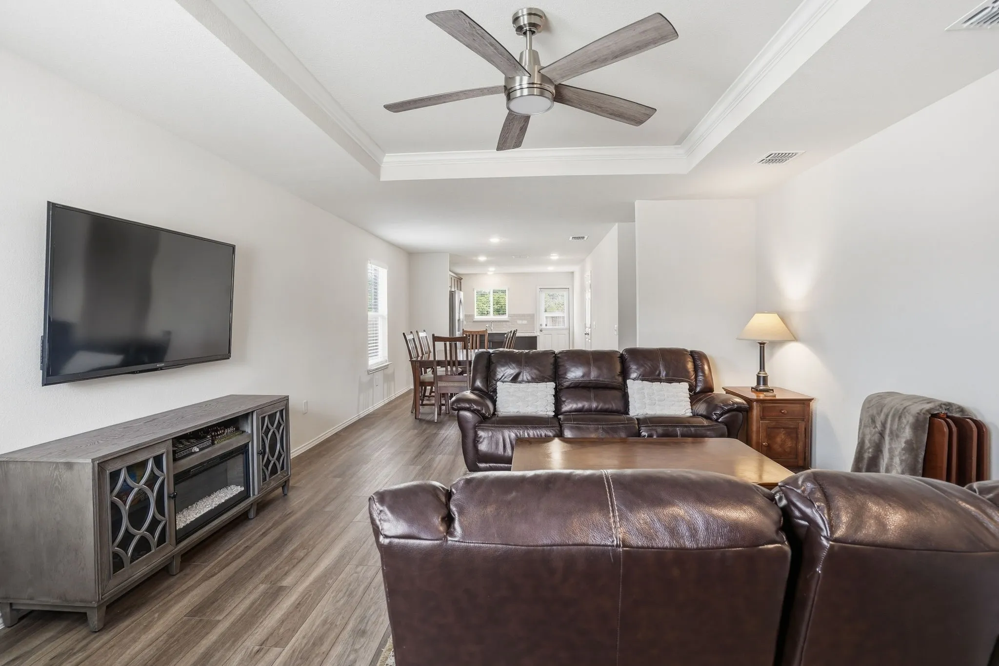 Single Family Residence For Sale in Denton County , 1013 Vernon Drive, Aubrey, Texas 76227, 3 Bedroom, 2 Bathroom, 2 Garage spaces, 1,412 Sqft, built in 2022, mls#21288585, Real Estate Agent in Aubrey, Homes For Sale in Denton county, Homes For Sale in Aubrey, Realtor in Aubrey Texas, Real Estate Brokerage Independent Realty Texas, Luminita Cordes Realtor