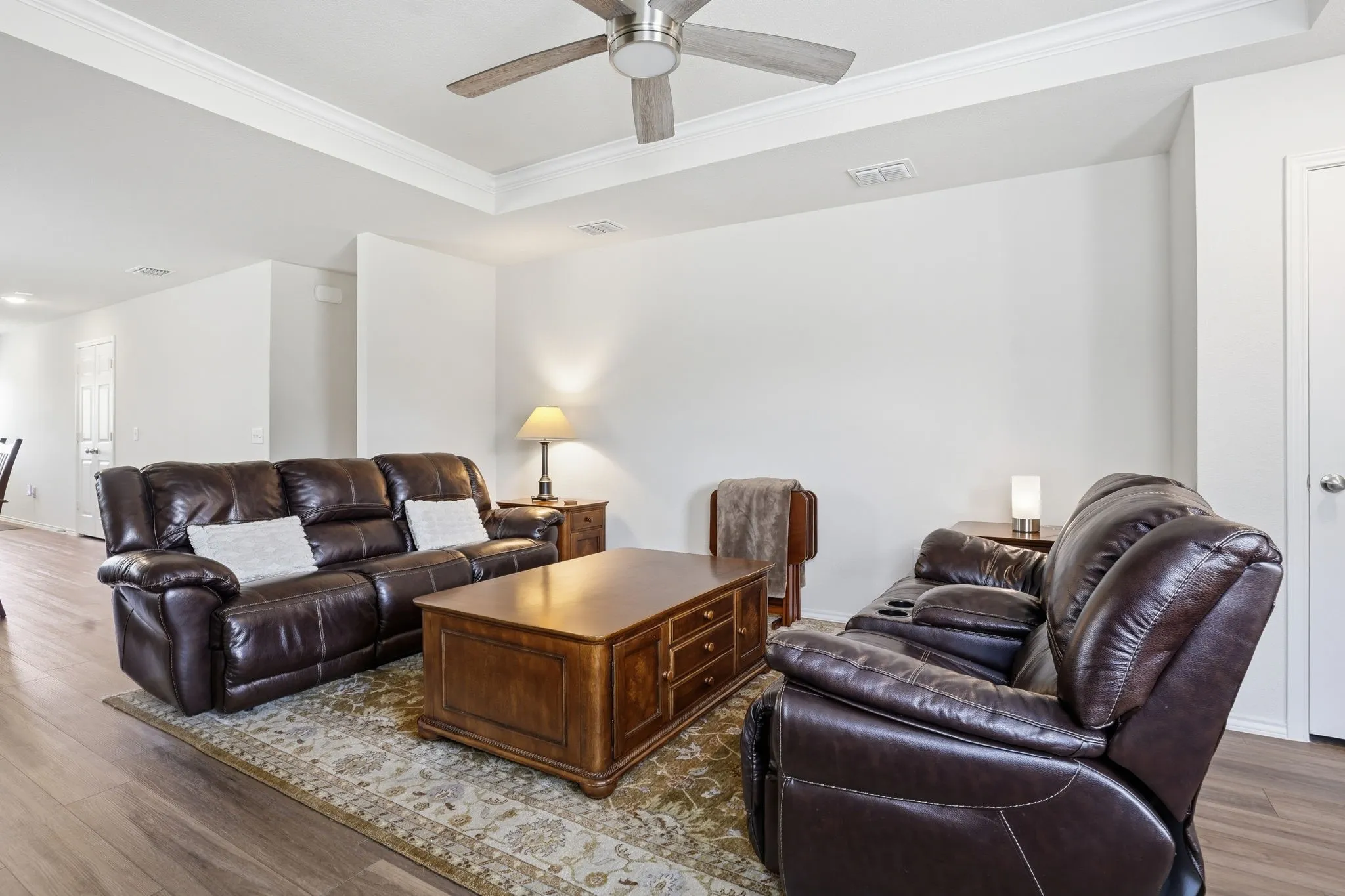 Single Family Residence For Sale in Denton County , 1013 Vernon Drive, Aubrey, Texas 76227, 3 Bedroom, 2 Bathroom, 2 Garage spaces, 1,412 Sqft, built in 2022, mls#21288585, Real Estate Agent in Aubrey, Homes For Sale in Denton county, Homes For Sale in Aubrey, Realtor in Aubrey Texas, Real Estate Brokerage Independent Realty Texas, Luminita Cordes Realtor