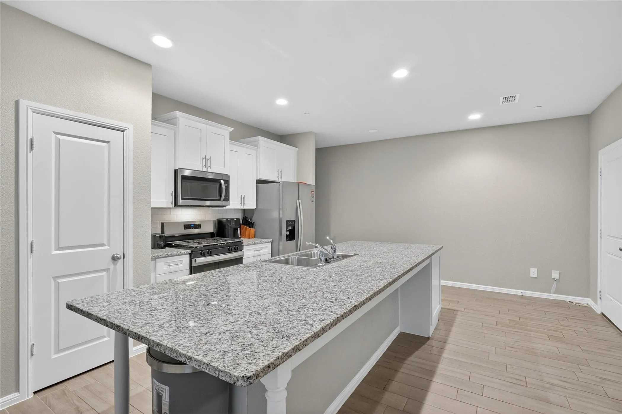 Single Family Residence For Sale in Tarrant County , 4716 Stunning Pathway, Haltom City, Texas 76117, 3 Bedroom, 3 Bathroom, 2 Garage spaces, 1,662 Sqft, built in 2024, mls#21288746, Real Estate Agent in Haltom City, Homes For Sale in Tarrant county, Homes For Sale in Haltom City, Realtor in Haltom City Texas, Real Estate Brokerage Independent Realty Texas, Luminita Cordes Realtor
