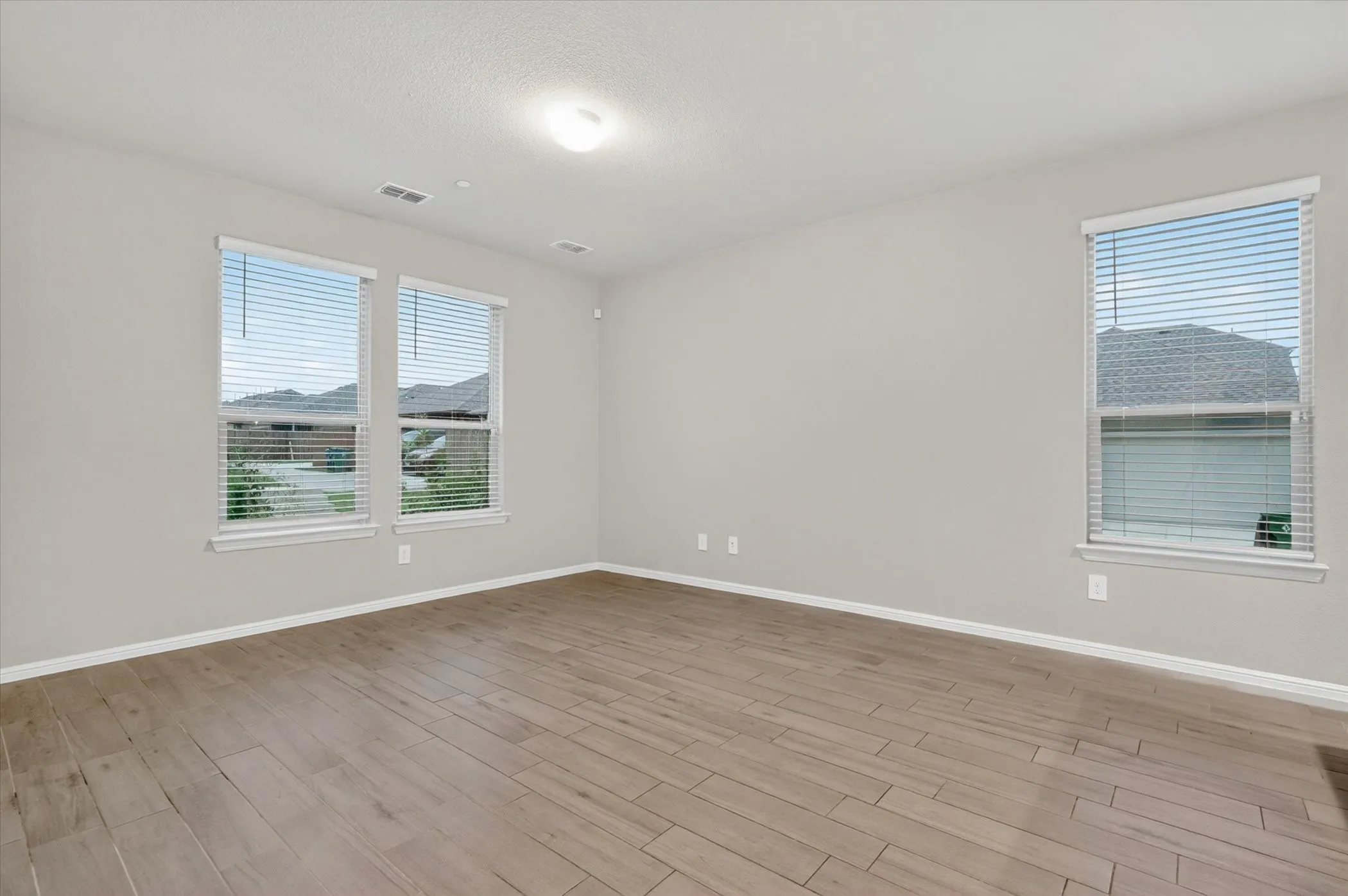 Single Family Residence For Sale in Tarrant County , 4716 Stunning Pathway, Haltom City, Texas 76117, 3 Bedroom, 3 Bathroom, 2 Garage spaces, 1,662 Sqft, built in 2024, mls#21288746, Real Estate Agent in Haltom City, Homes For Sale in Tarrant county, Homes For Sale in Haltom City, Realtor in Haltom City Texas, Real Estate Brokerage Independent Realty Texas, Luminita Cordes Realtor