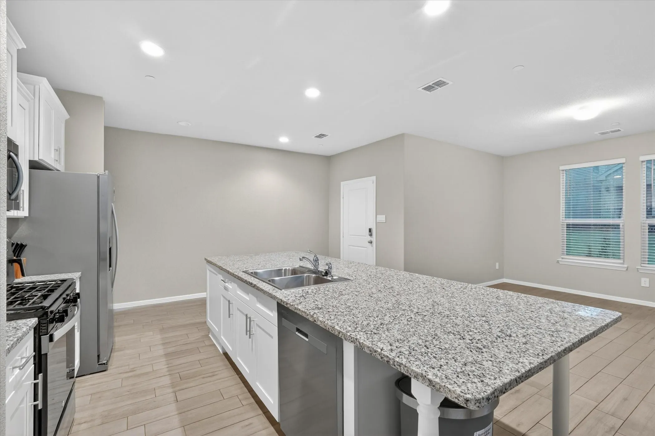 Single Family Residence For Sale in Tarrant County , 4716 Stunning Pathway, Haltom City, Texas 76117, 3 Bedroom, 3 Bathroom, 2 Garage spaces, 1,662 Sqft, built in 2024, mls#21288746, Real Estate Agent in Haltom City, Homes For Sale in Tarrant county, Homes For Sale in Haltom City, Realtor in Haltom City Texas, Real Estate Brokerage Independent Realty Texas, Luminita Cordes Realtor