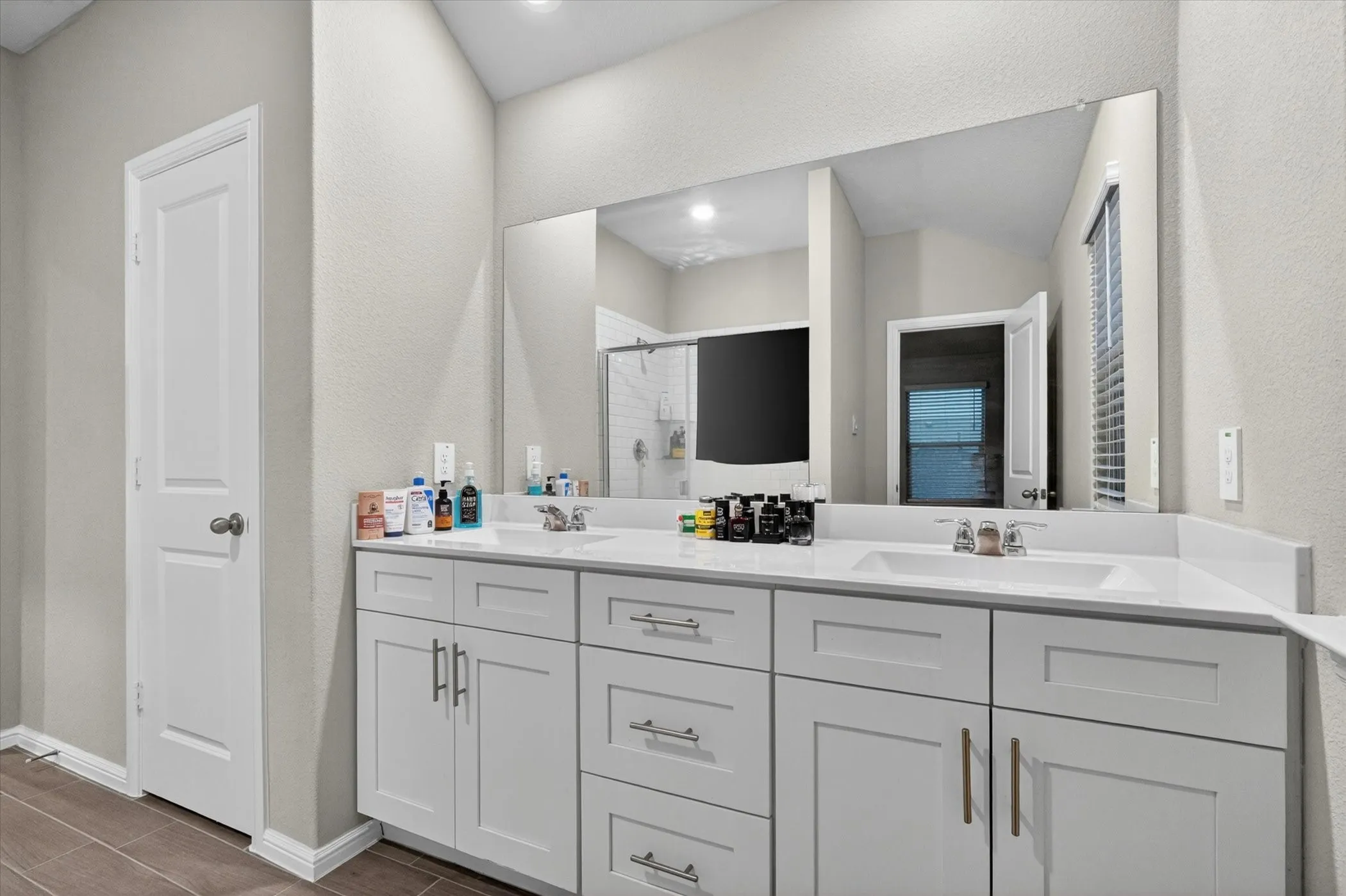 Single Family Residence For Sale in Tarrant County , 4716 Stunning Pathway, Haltom City, Texas 76117, 3 Bedroom, 3 Bathroom, 2 Garage spaces, 1,662 Sqft, built in 2024, mls#21288746, Real Estate Agent in Haltom City, Homes For Sale in Tarrant county, Homes For Sale in Haltom City, Realtor in Haltom City Texas, Real Estate Brokerage Independent Realty Texas, Luminita Cordes Realtor